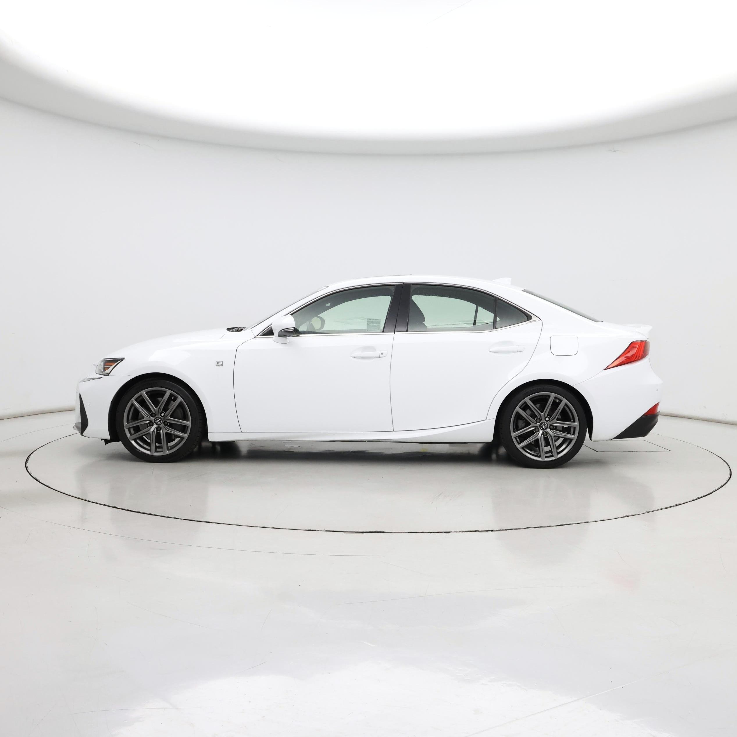 Thumbnail: 2019 Lexus IS - 3
