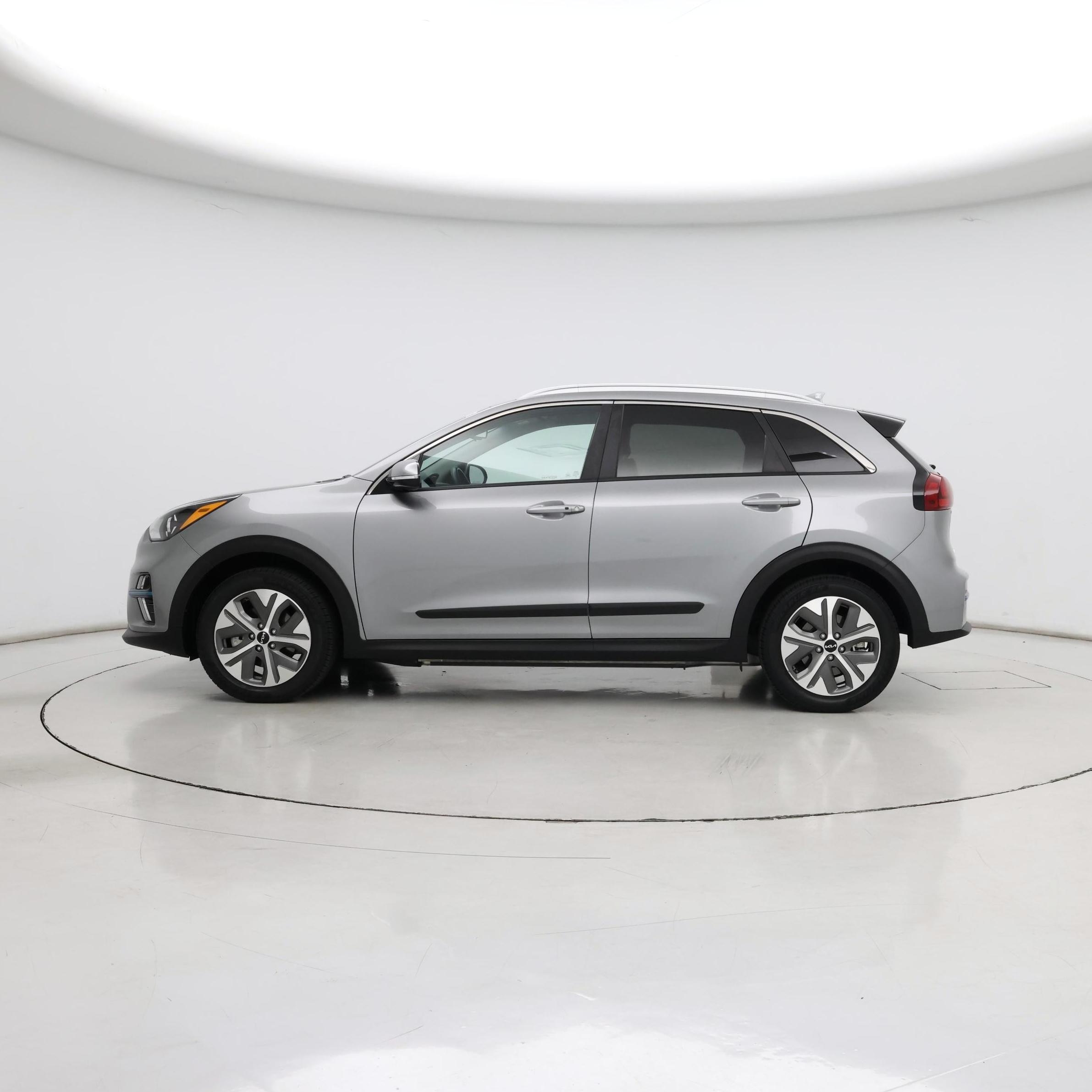 Thumbnail: 2022 Kia Niro - 3