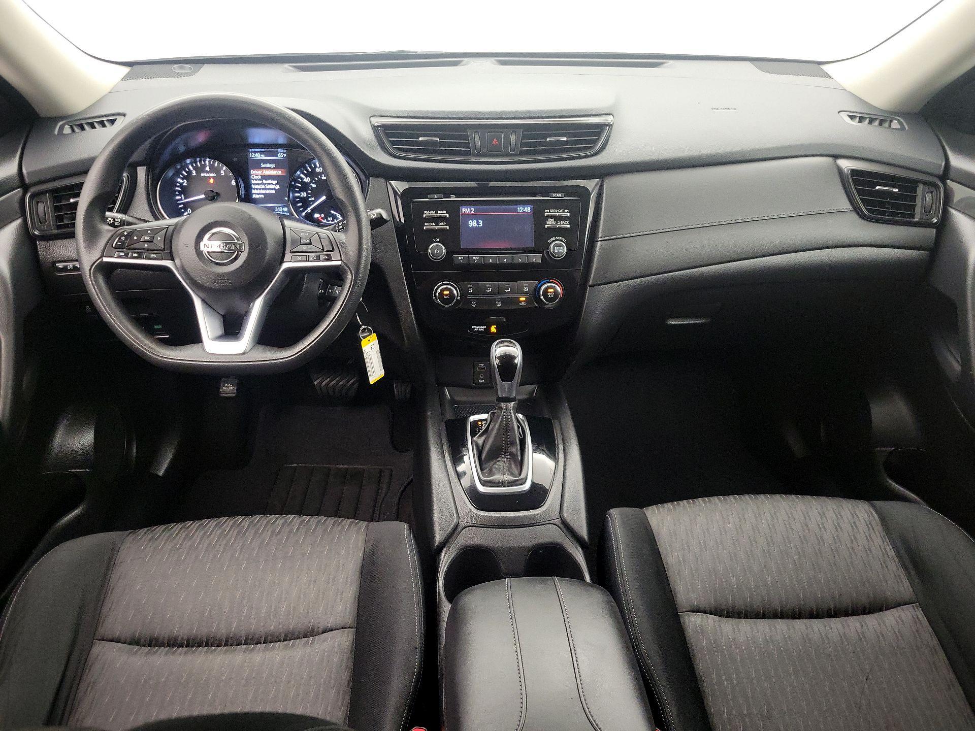 Thumbnail: 2017 Nissan Rogue - 9