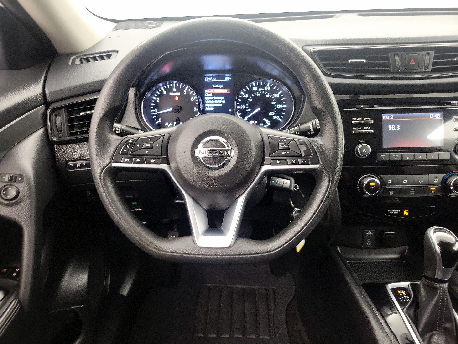 Thumbnail: 2017 Nissan Rogue - 10