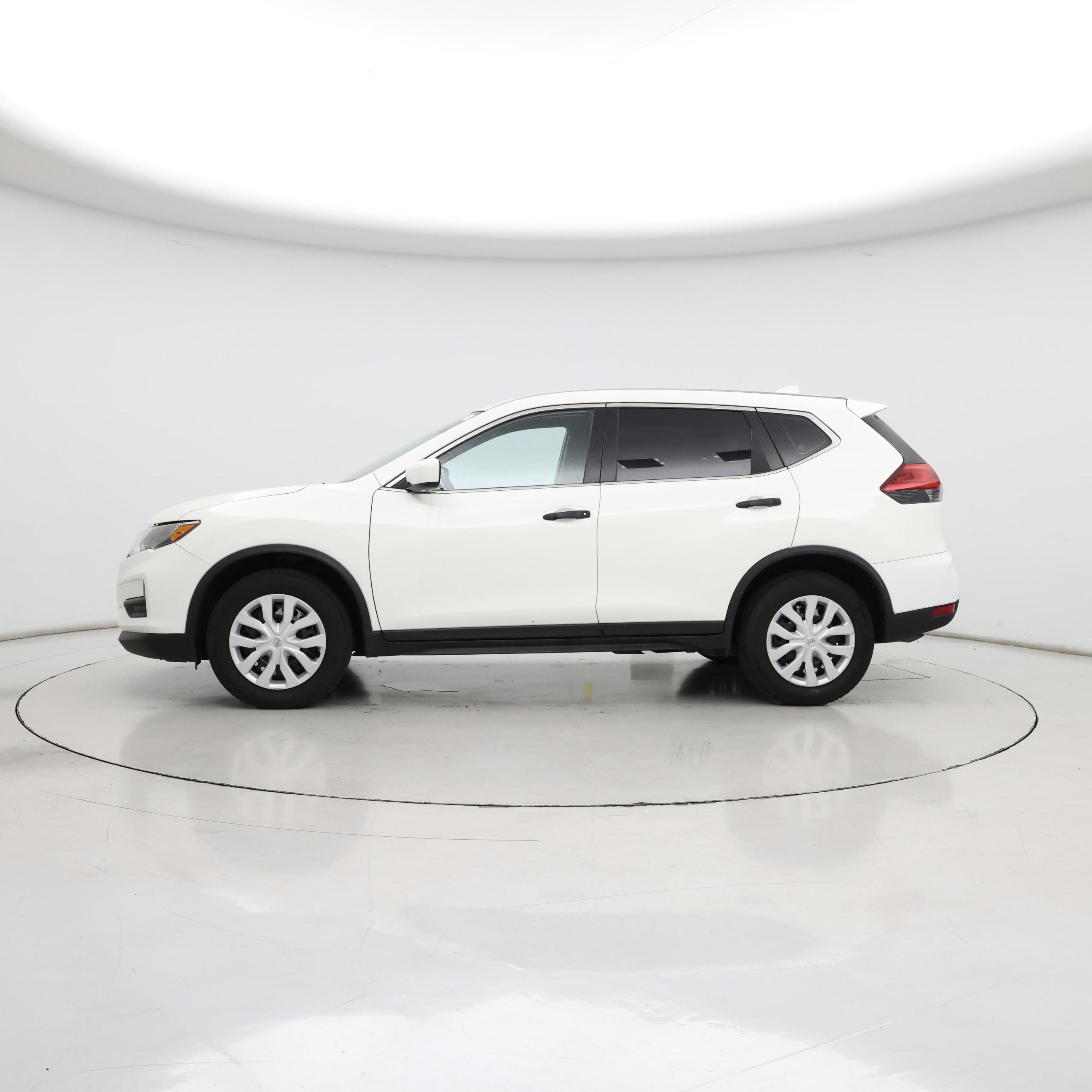 Thumbnail: 2017 Nissan Rogue - 3