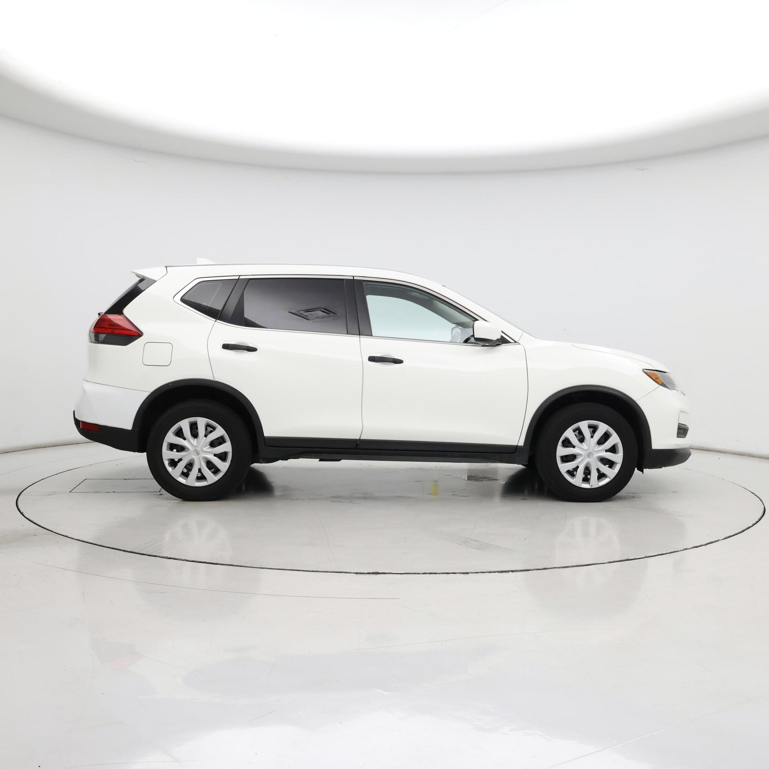 Thumbnail: 2017 Nissan Rogue - 7