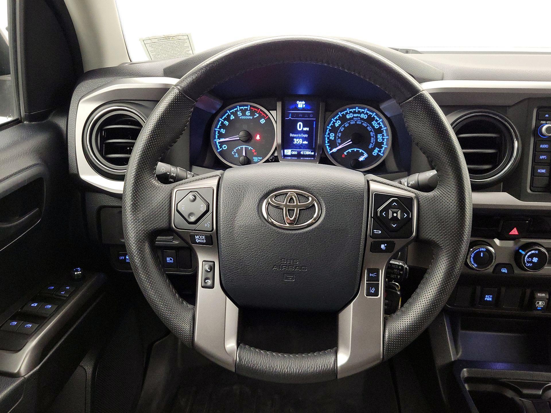 Thumbnail: 2018 Toyota Tacoma - 10