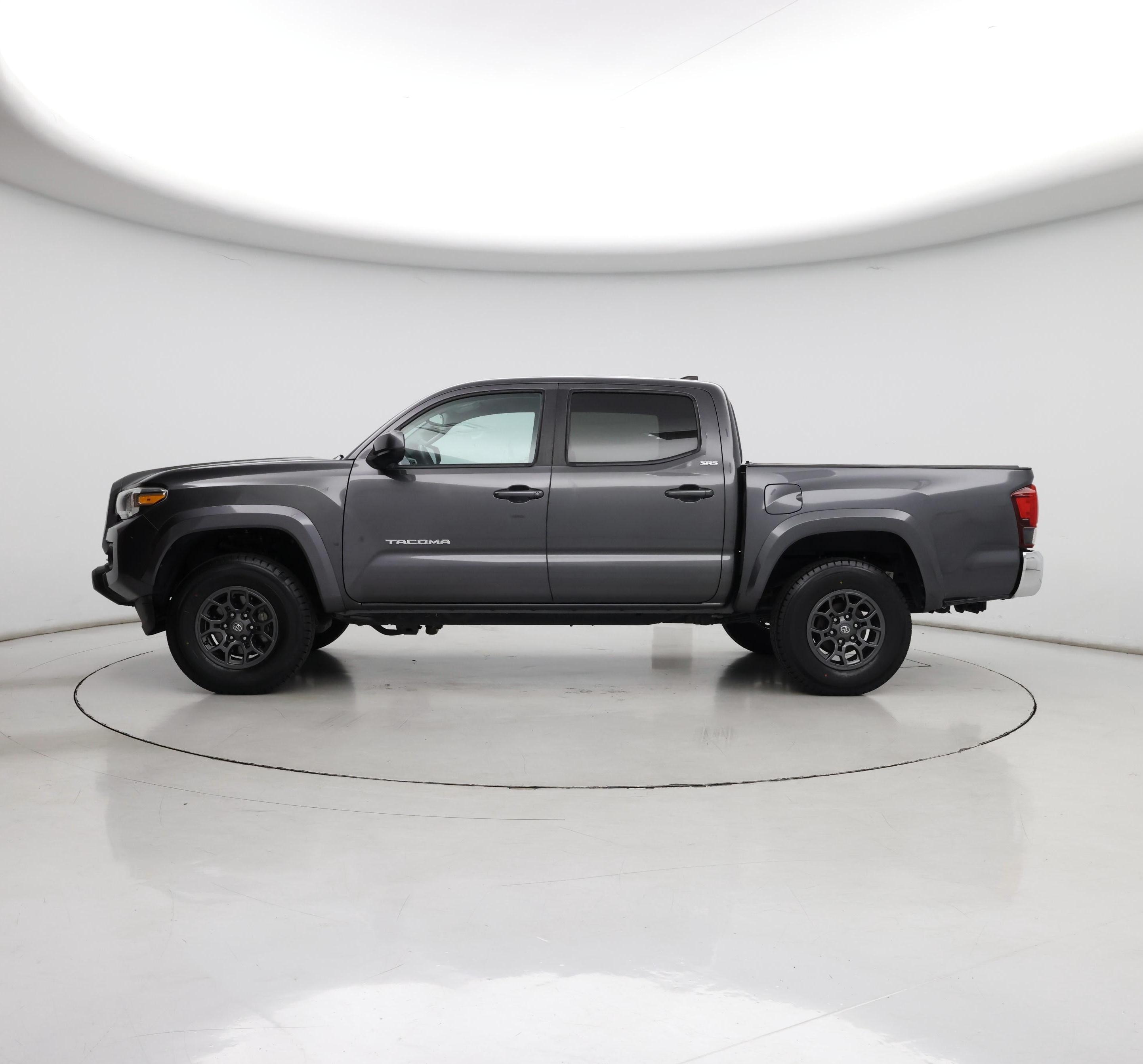Thumbnail: 2018 Toyota Tacoma - 3