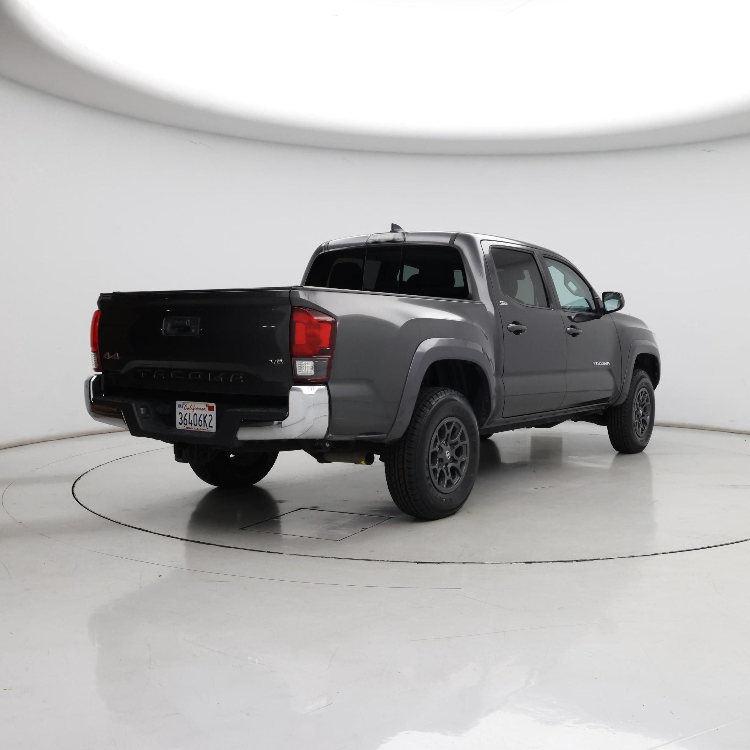Thumbnail: 2018 Toyota Tacoma - 8
