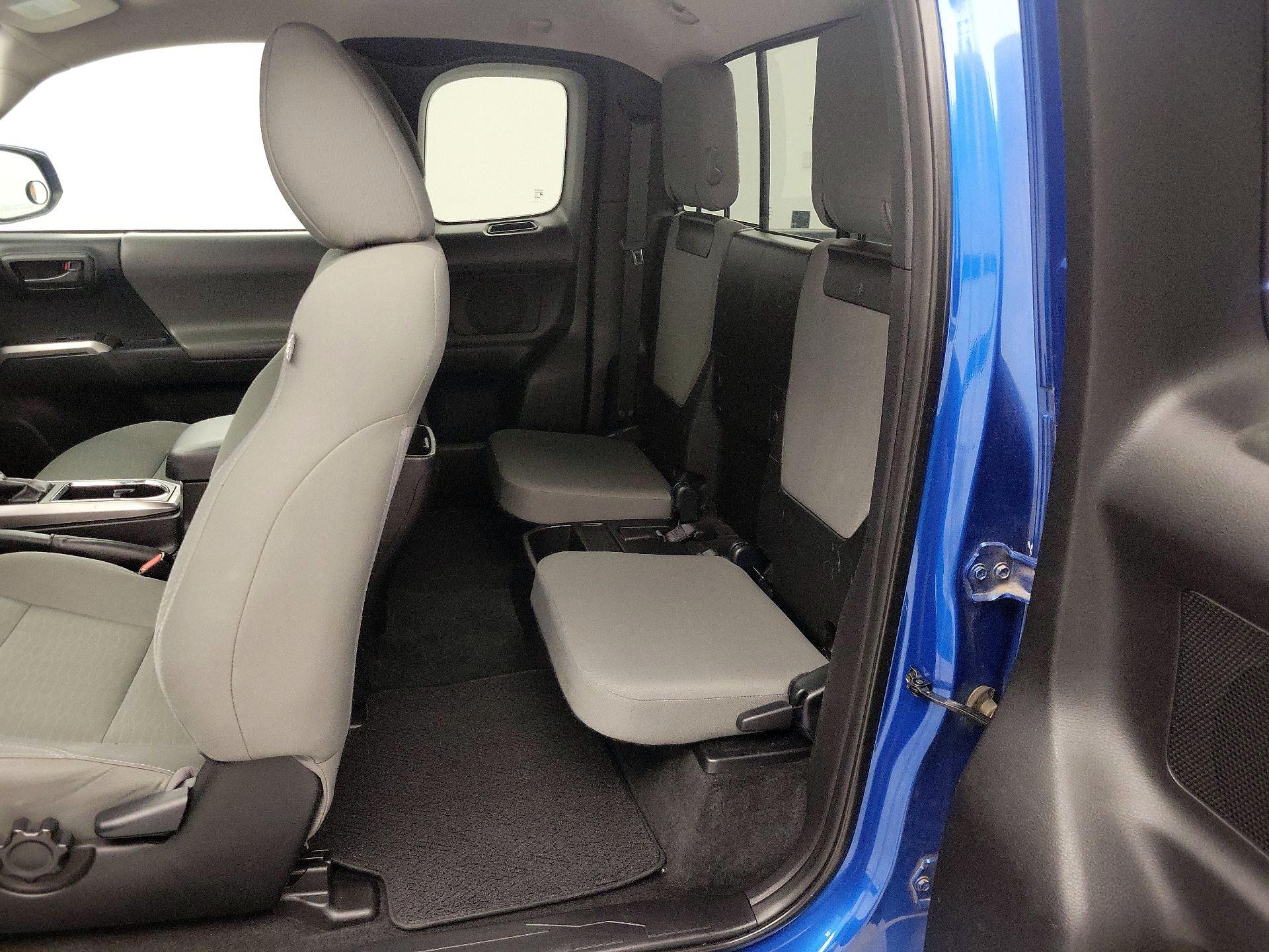 Thumbnail: 2016 Toyota Tacoma - 19