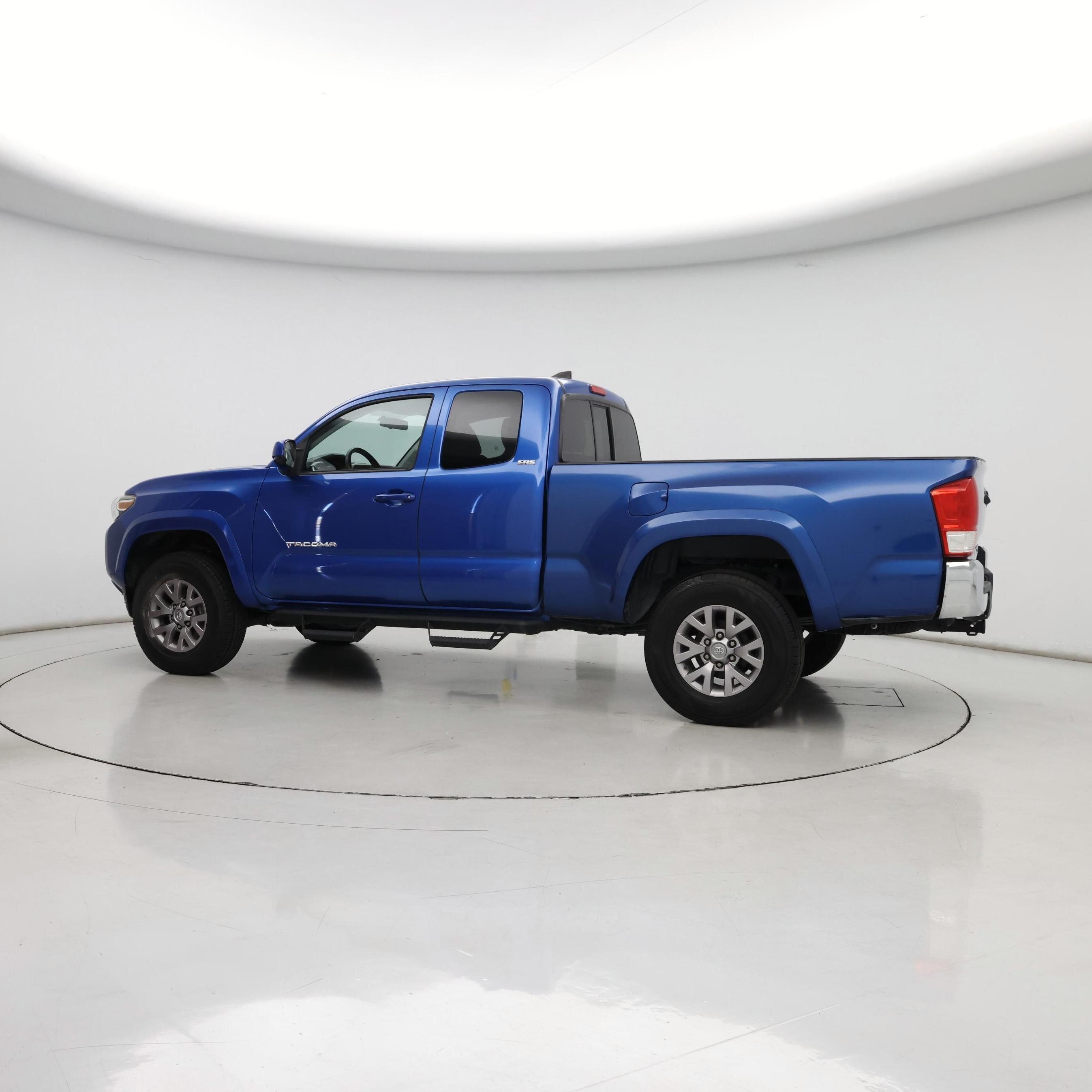 Thumbnail: 2016 Toyota Tacoma - 5