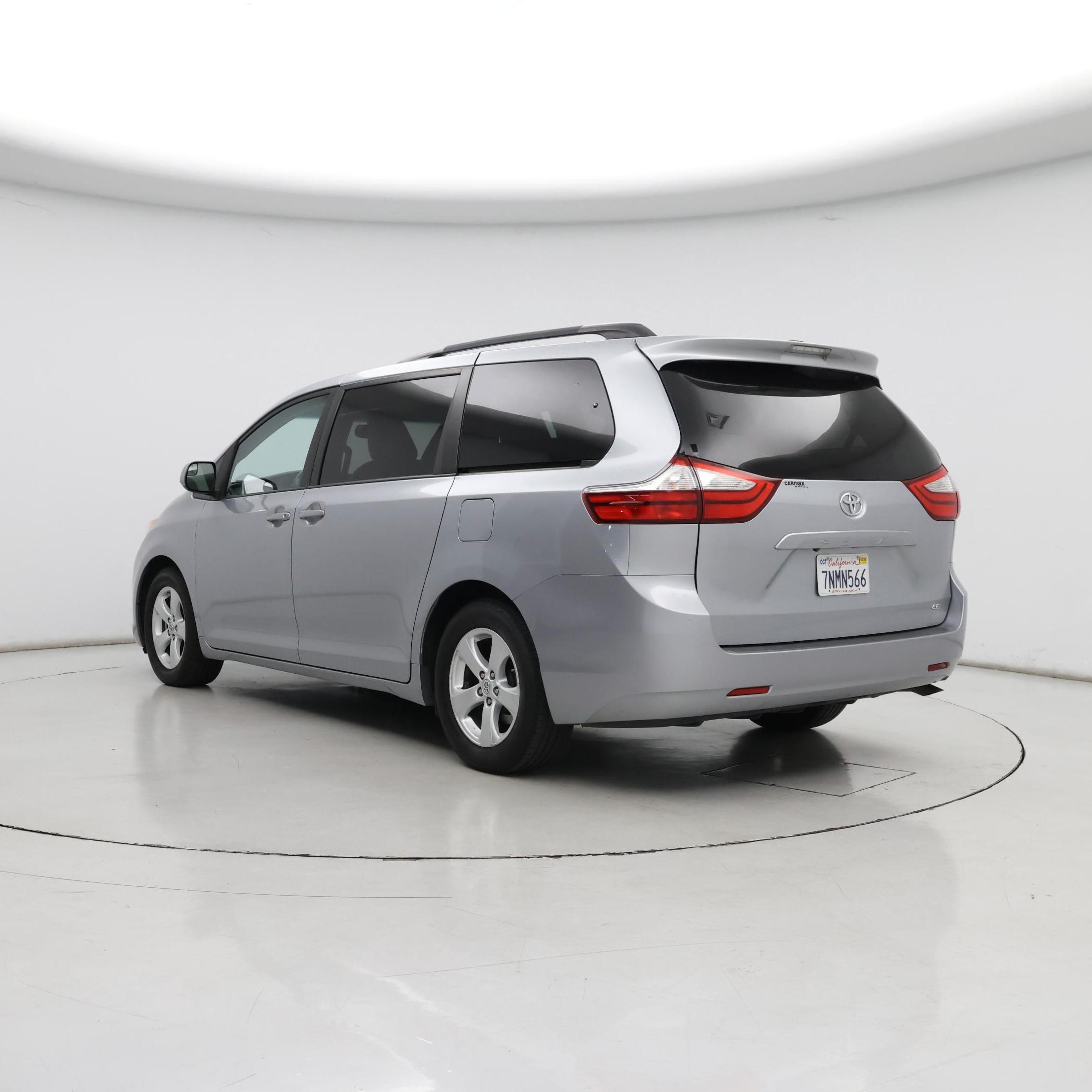 Thumbnail: 2015 Toyota Sienna - 2