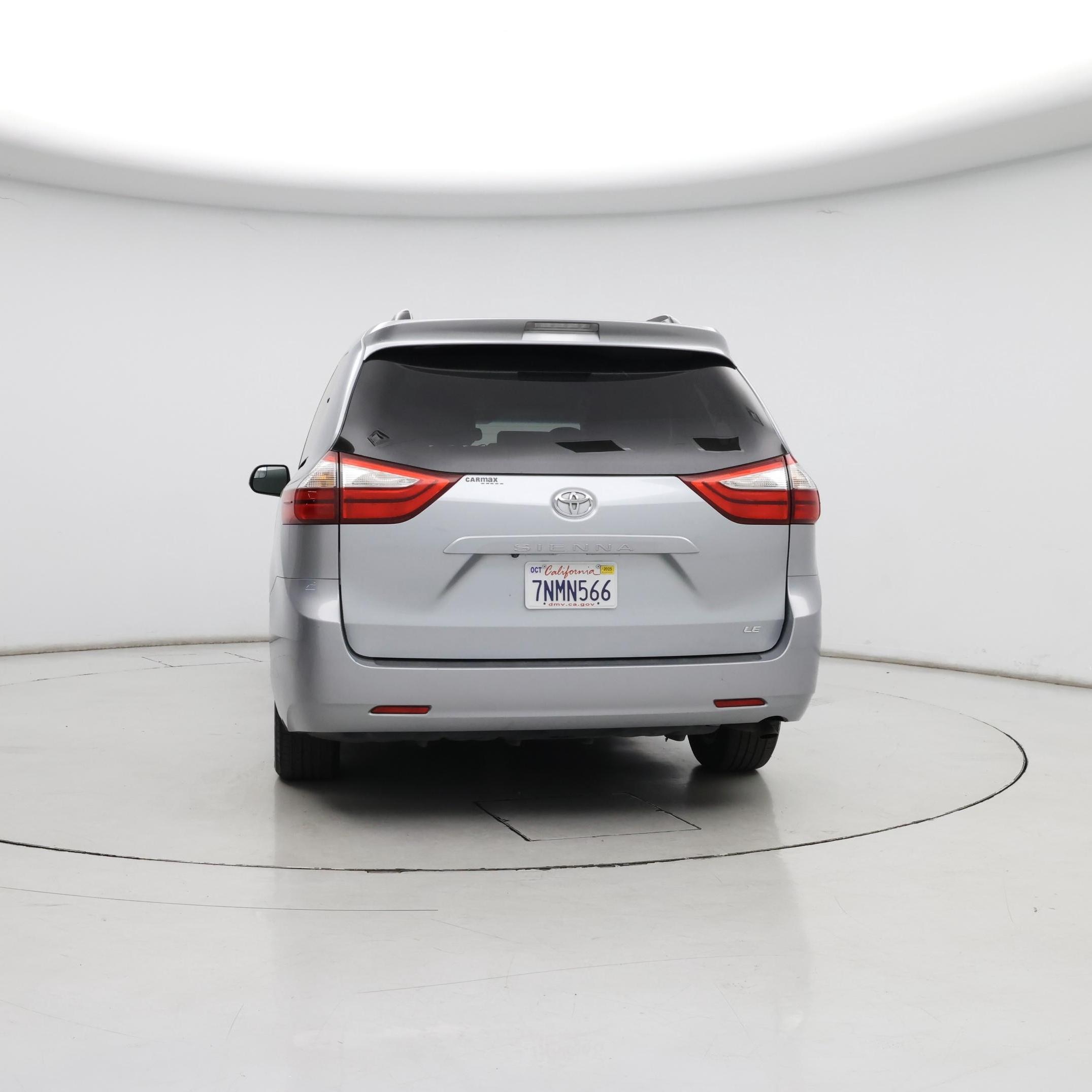 Thumbnail: 2015 Toyota Sienna - 6