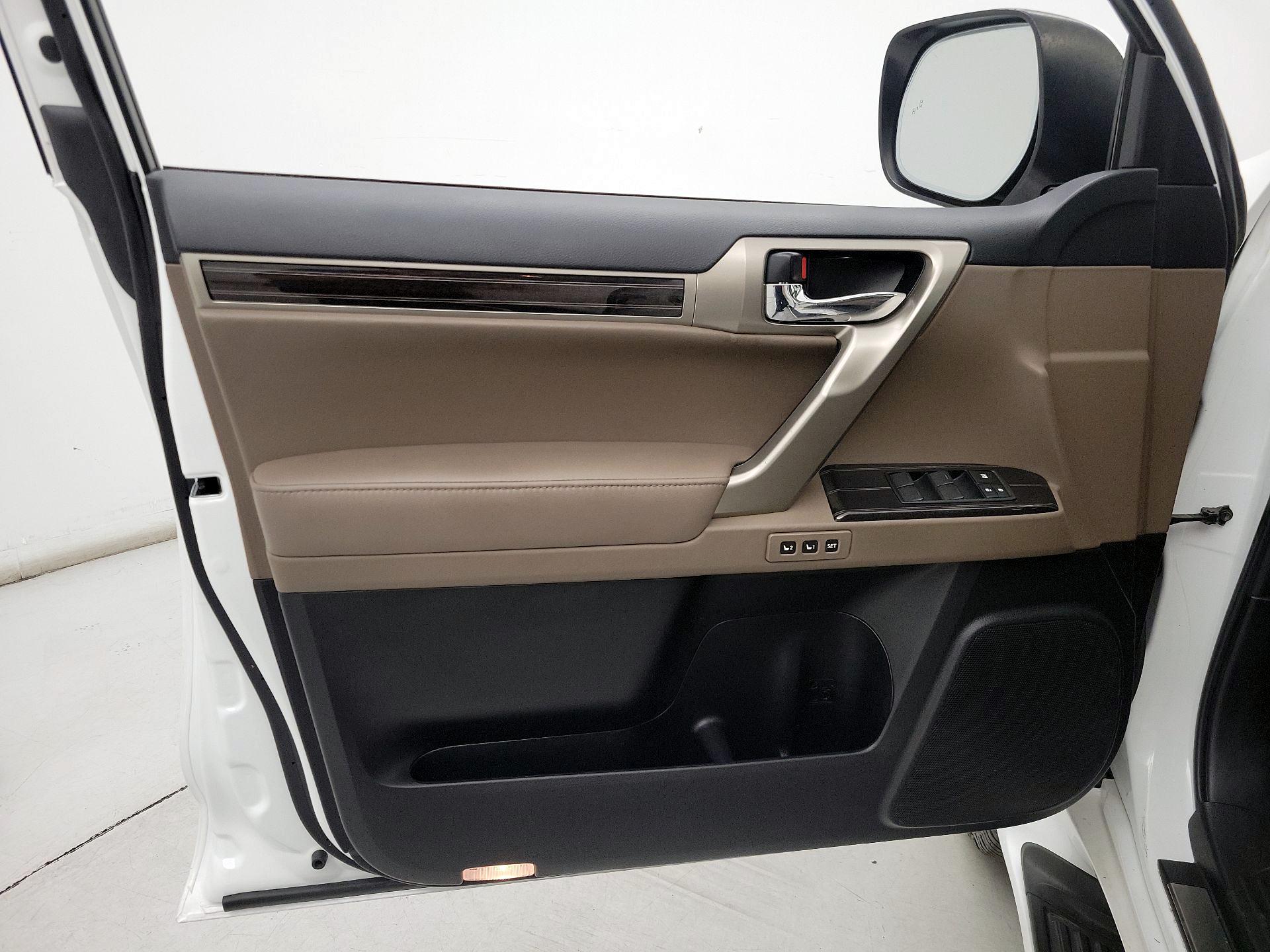 Thumbnail: 2021 Lexus GX - 12