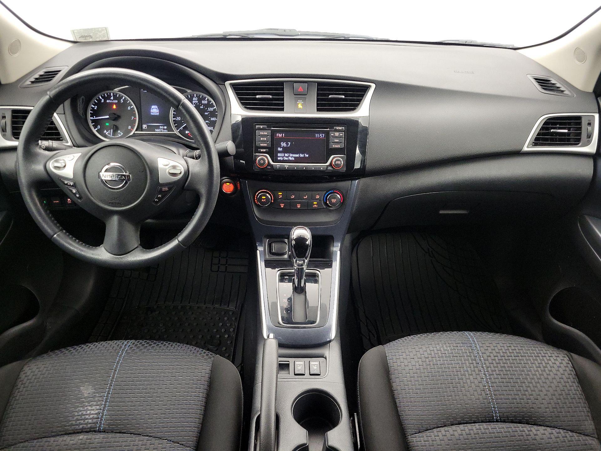 Thumbnail: 2016 Nissan Sentra - 9