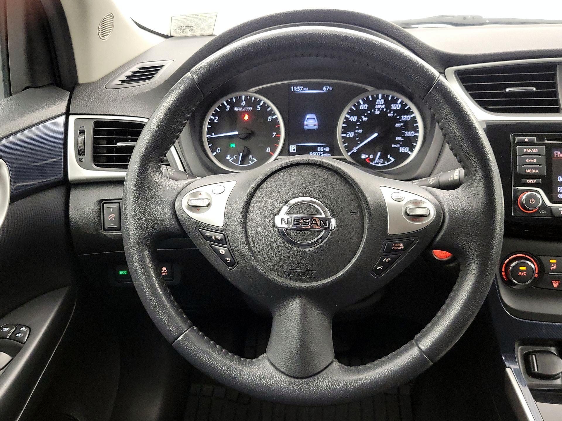 Thumbnail: 2016 Nissan Sentra - 10