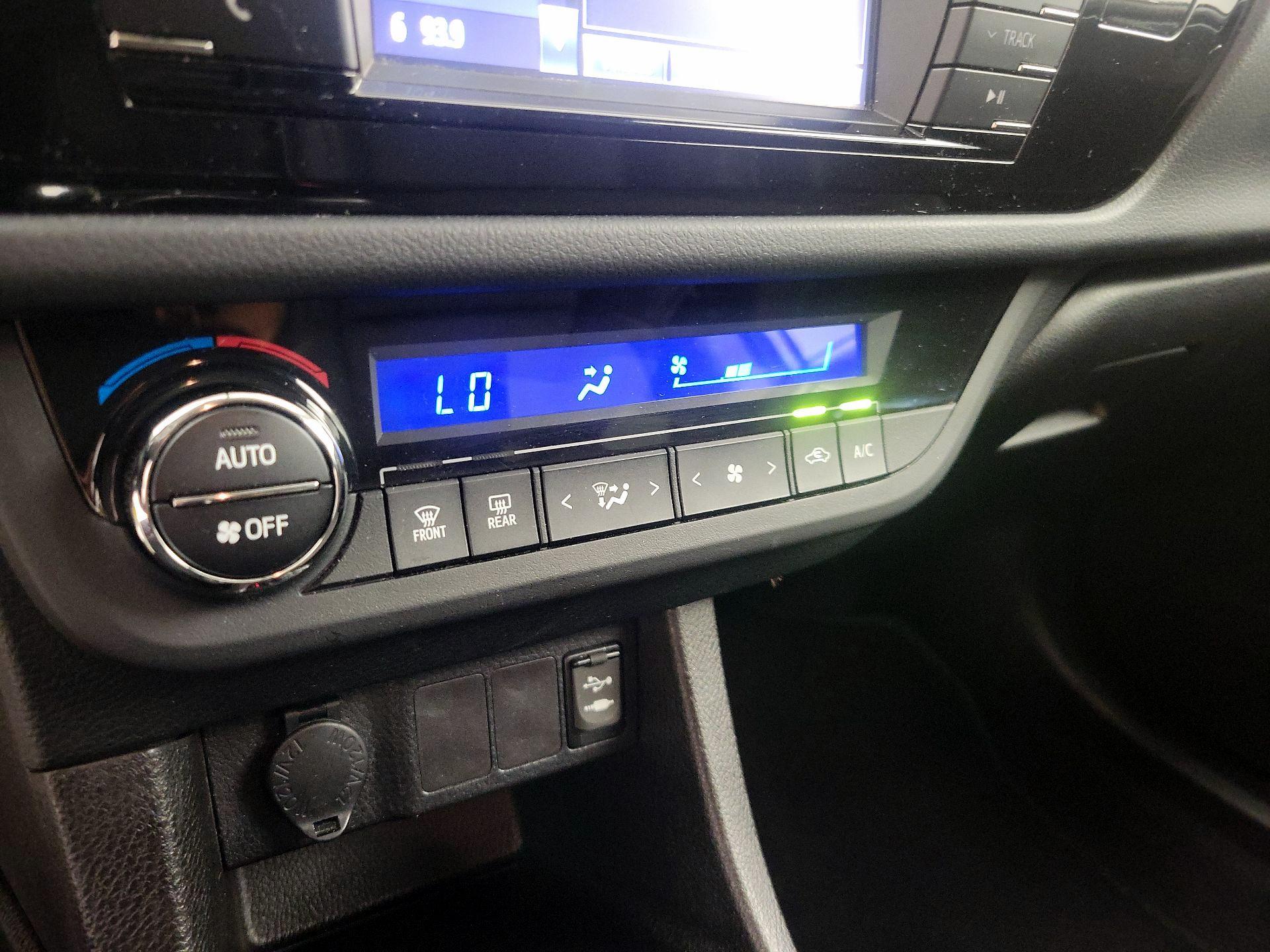 Thumbnail: 2016 Toyota Corolla - 16