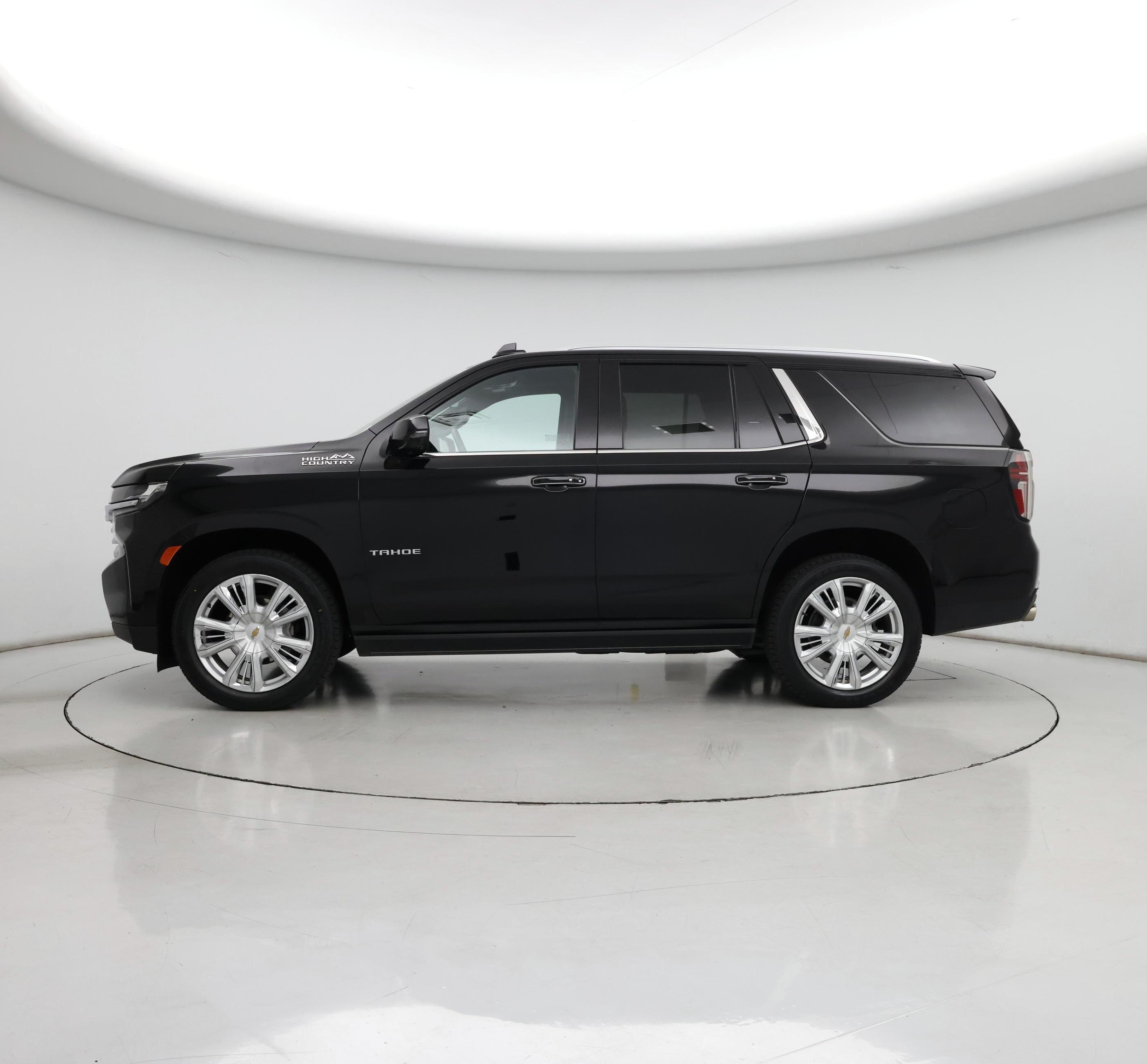Thumbnail: 2021 Chevrolet Tahoe - 3