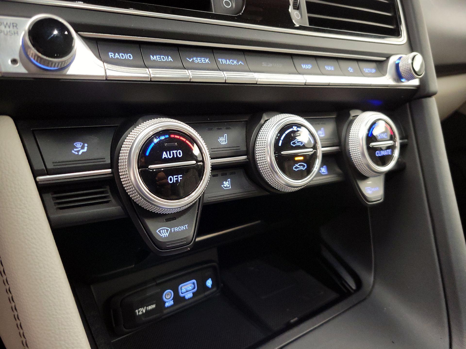 Thumbnail: 2019 Genesis G70 - 16