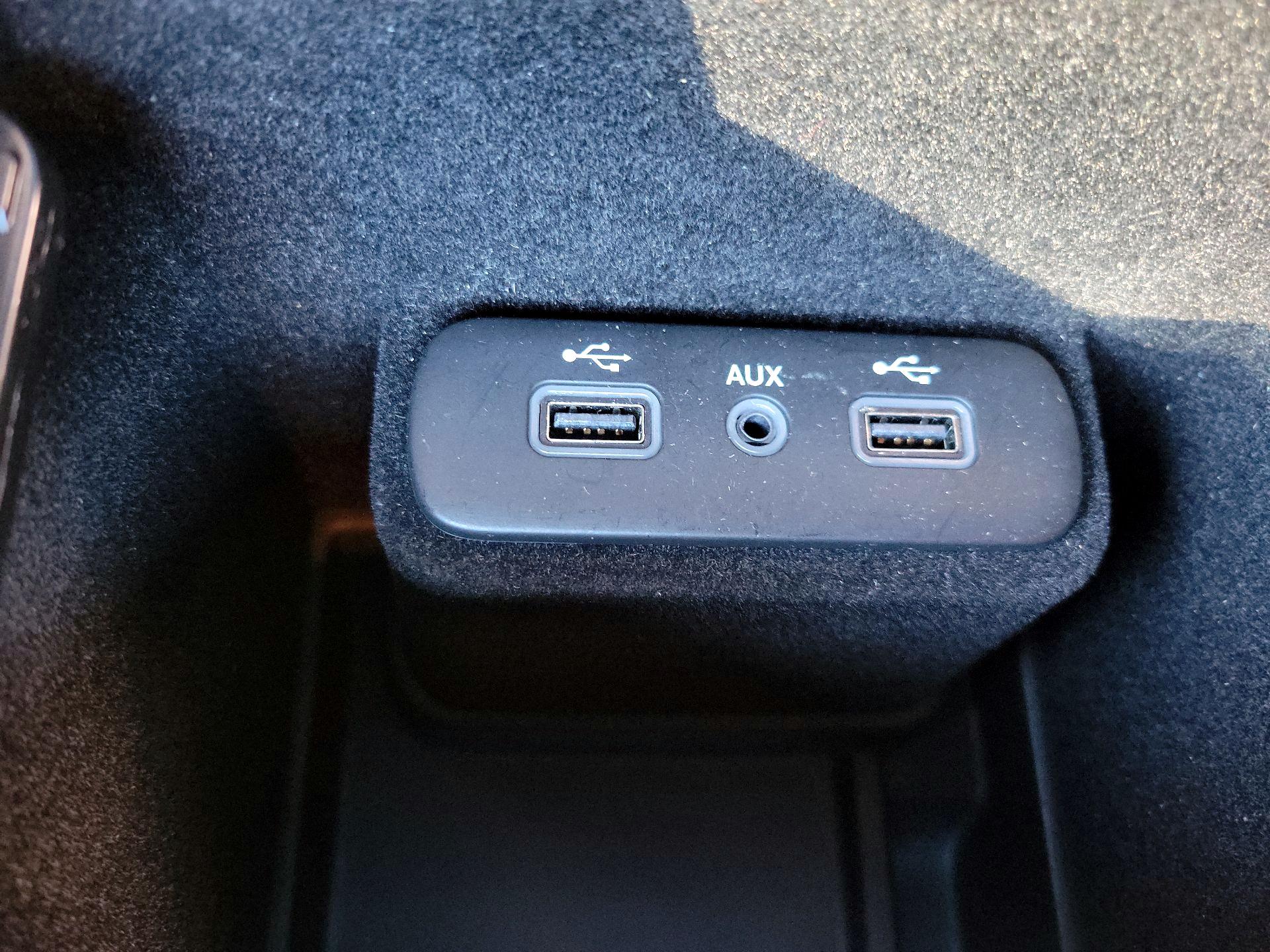 Thumbnail: 2018 Dodge Charger - 16