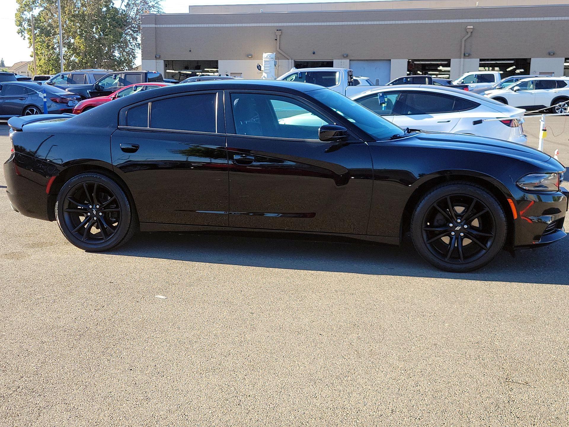 Thumbnail: 2018 Dodge Charger - 4