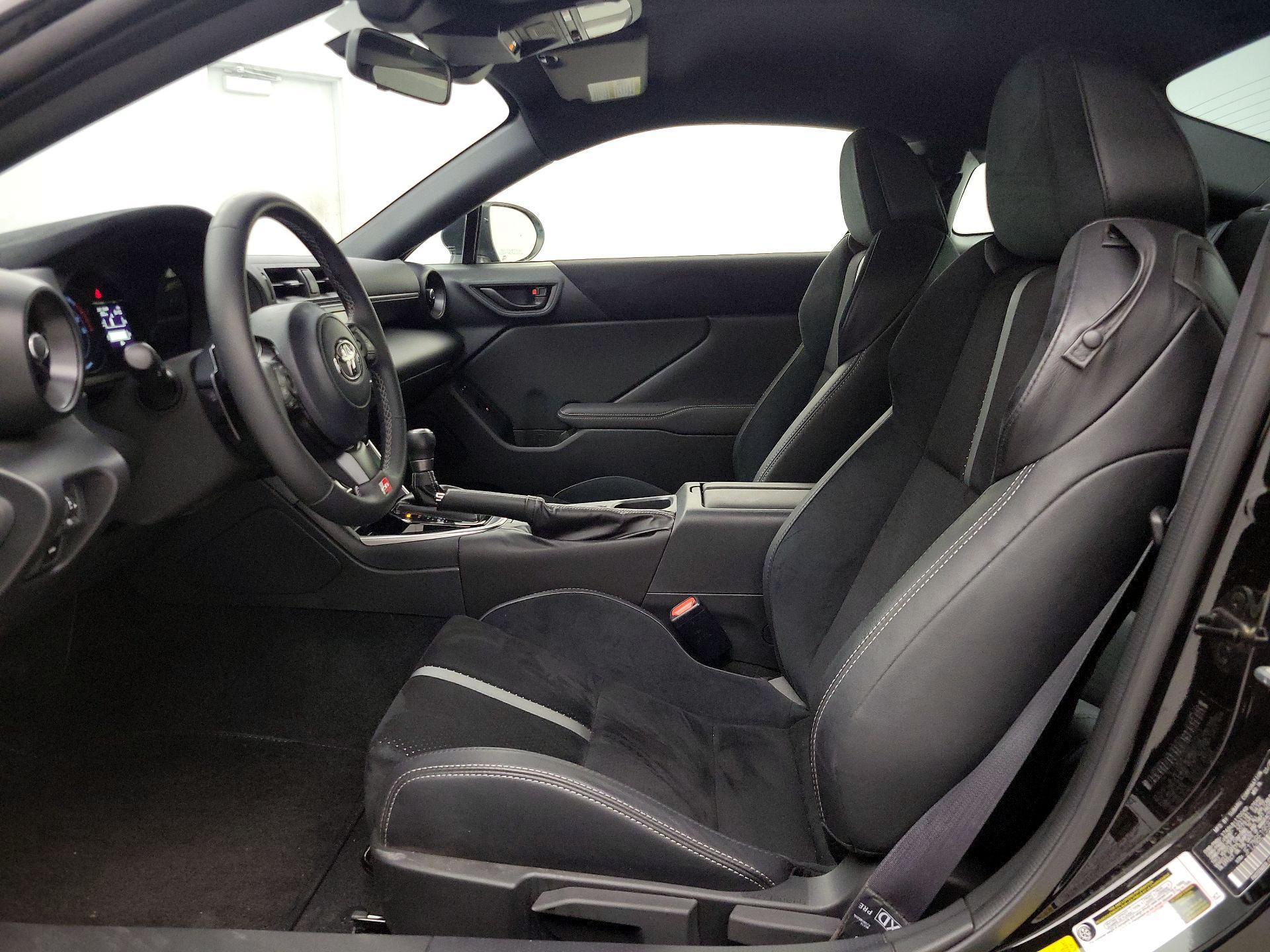 Thumbnail: 2025 Toyota GR86 - 11