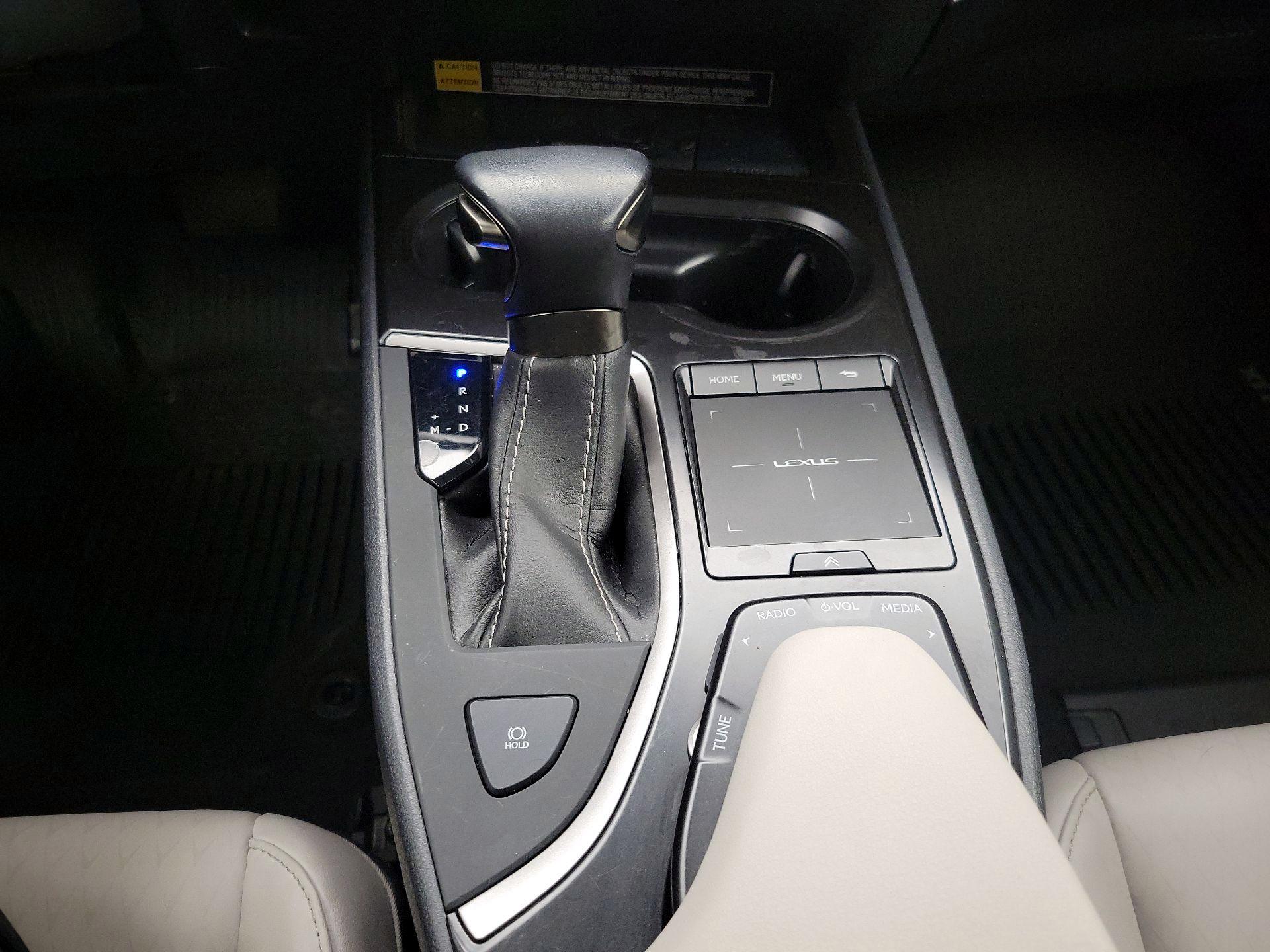 Thumbnail: 2021 Lexus UX - 17
