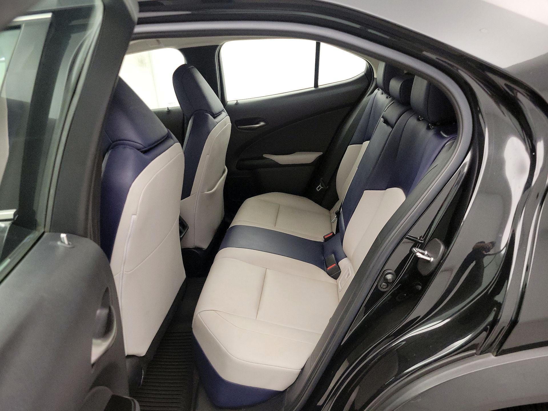 Thumbnail: 2021 Lexus UX - 19