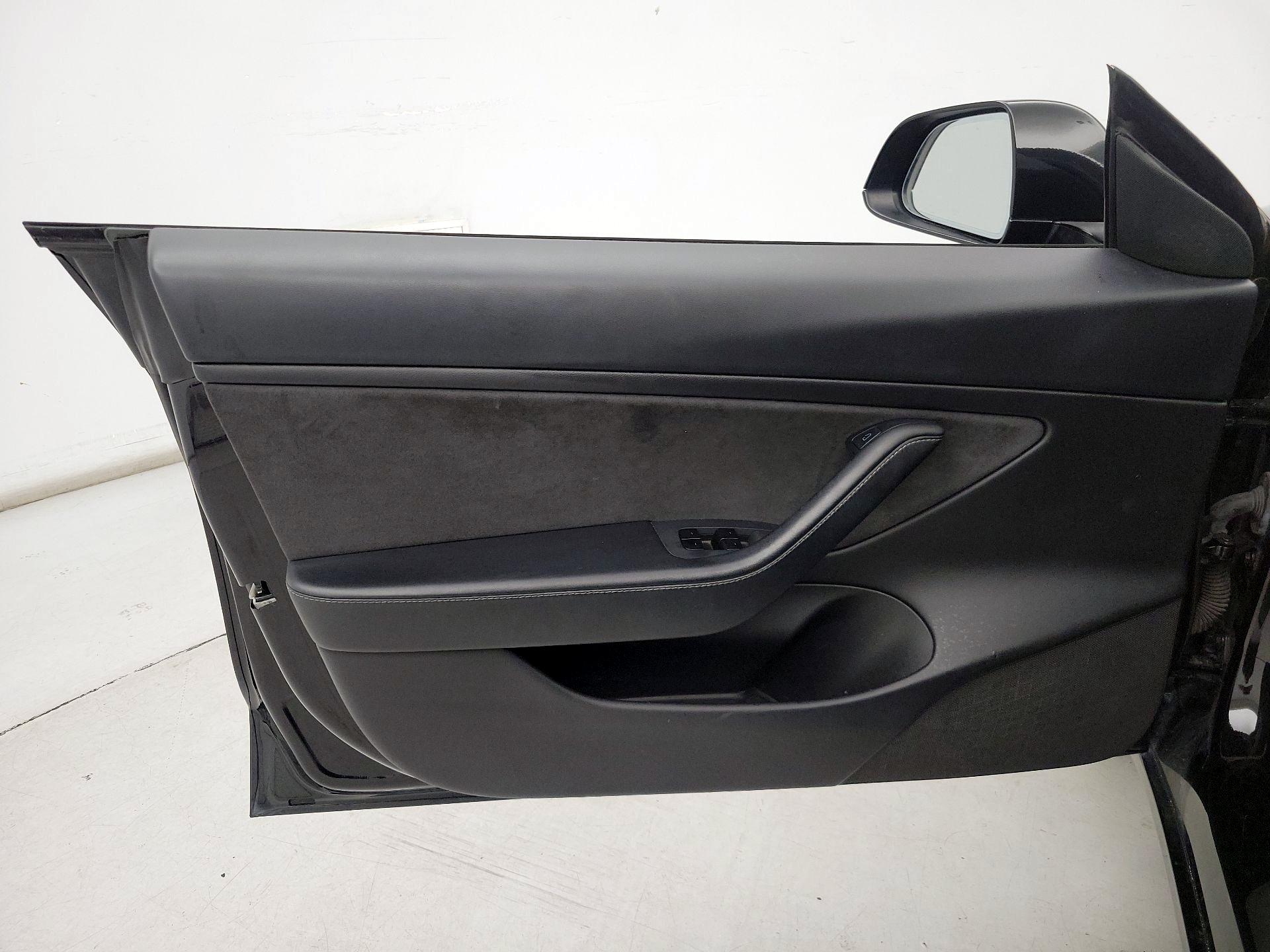 Thumbnail: 2021 Tesla Model 3 - 12