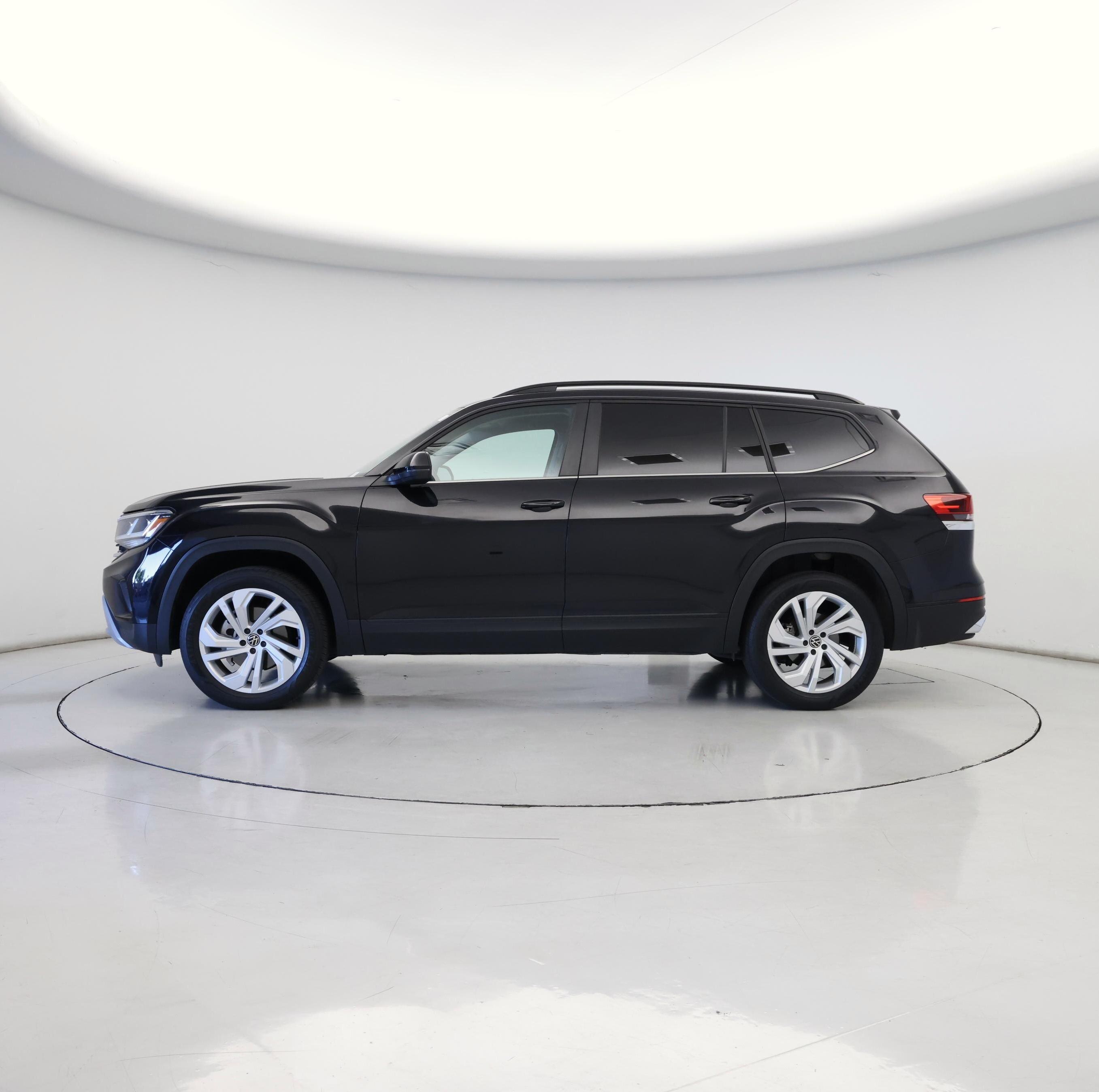 Thumbnail: 2023 Volkswagen Atlas - 3