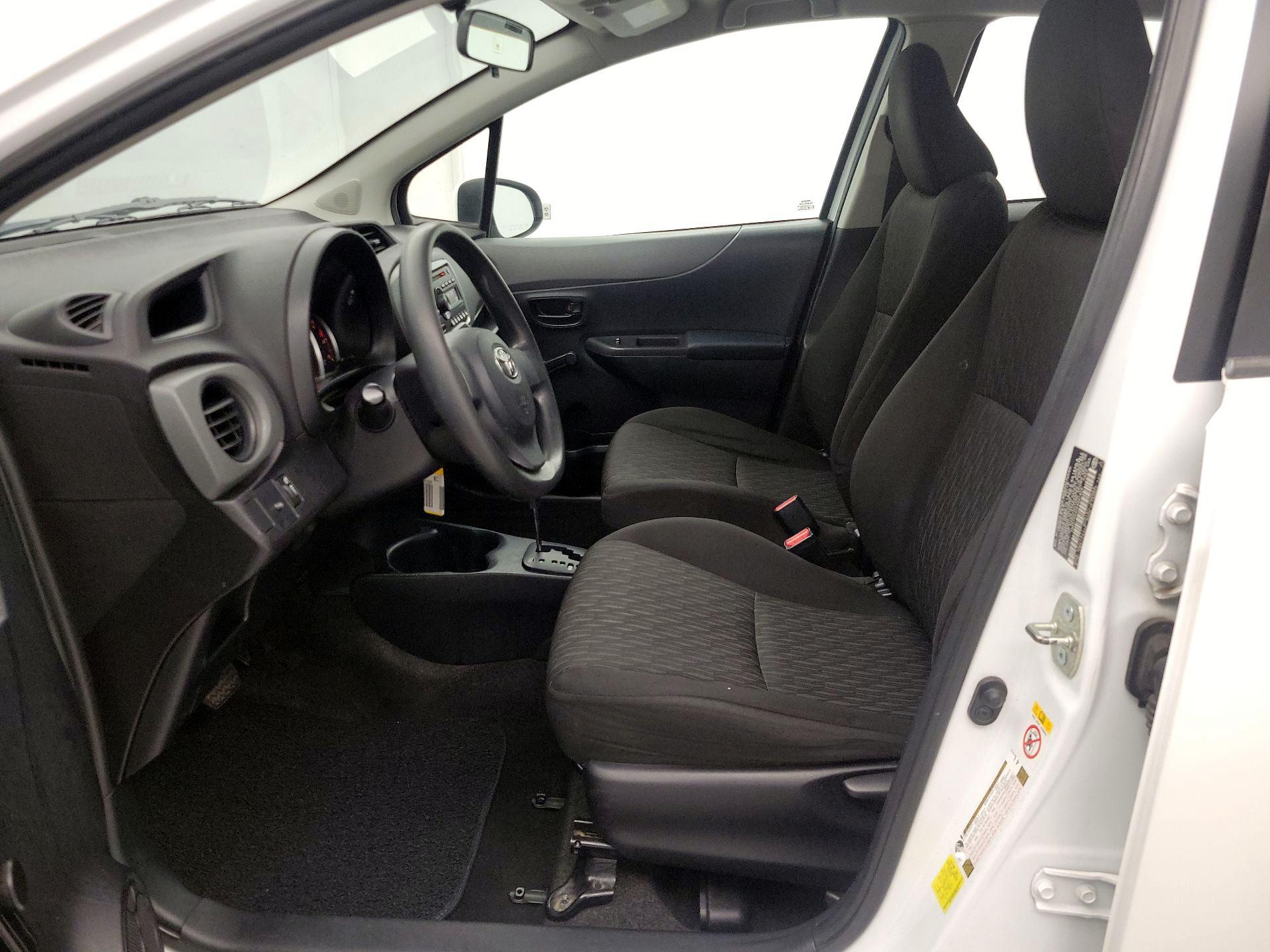 Thumbnail: 2014 Toyota Yaris - 11