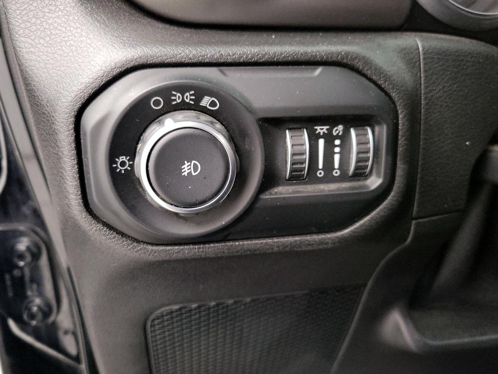 Thumbnail: 2019 Jeep Wrangler - 13