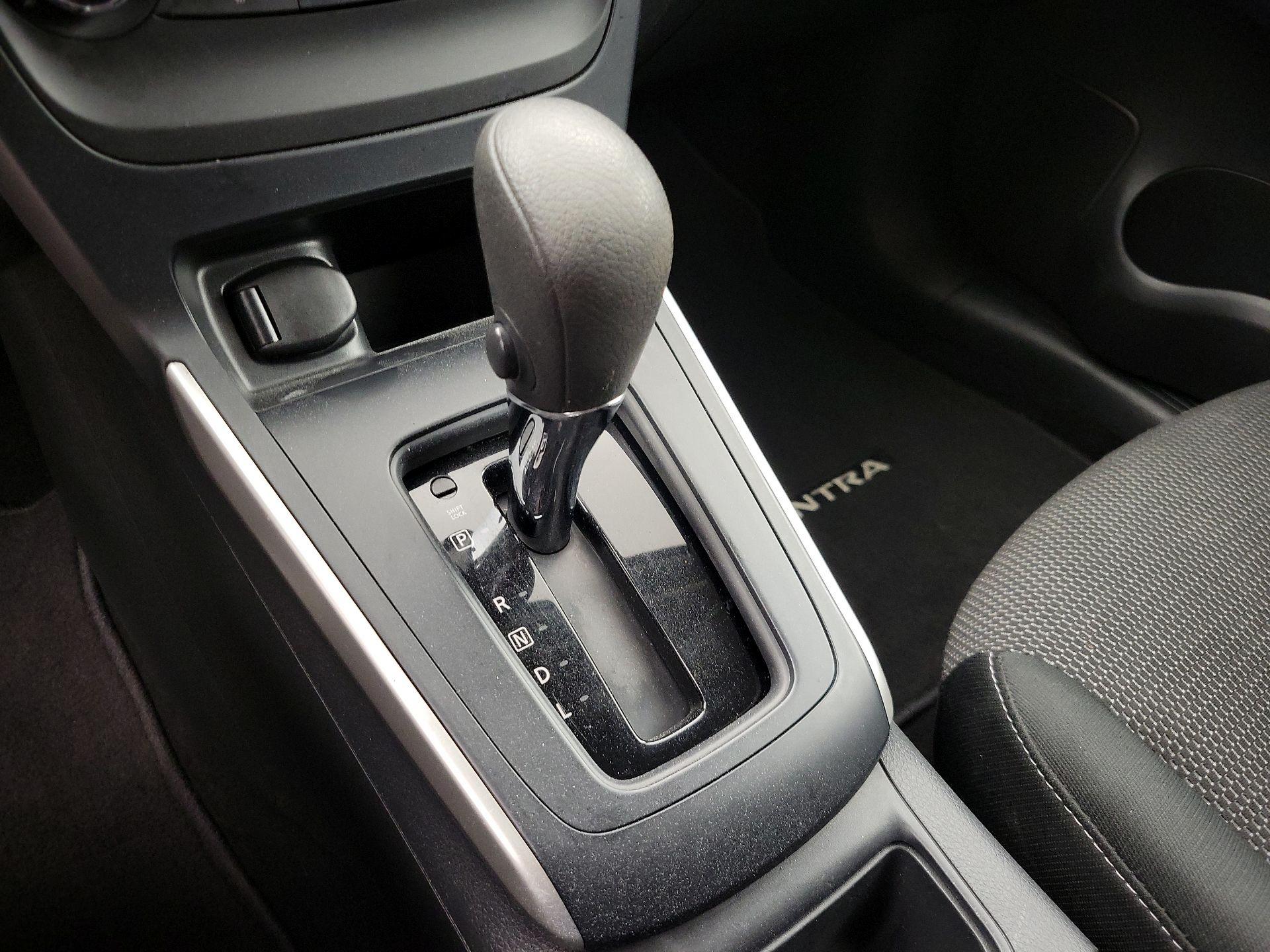 Thumbnail: 2019 Nissan Sentra - 17