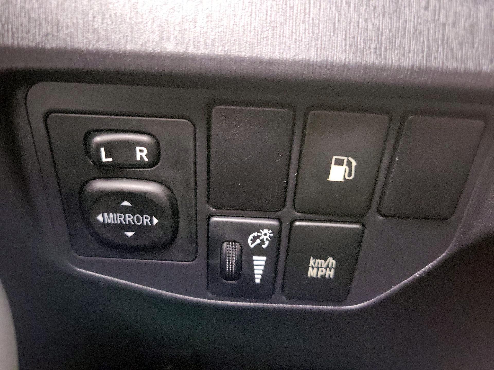 Thumbnail: 2015 Toyota Prius - 13