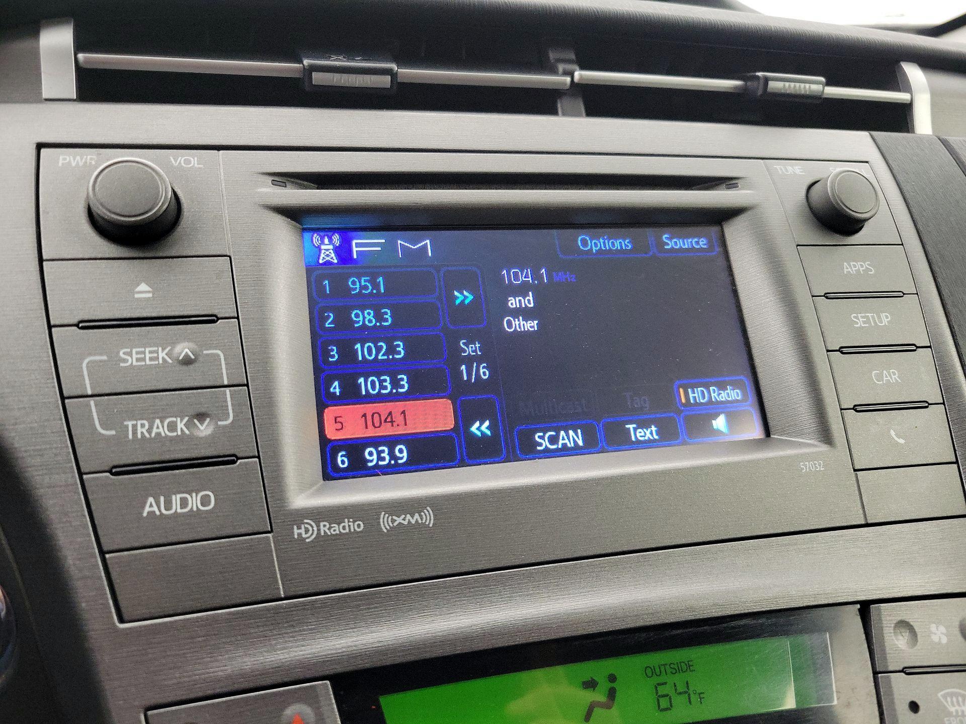 Thumbnail: 2015 Toyota Prius - 16