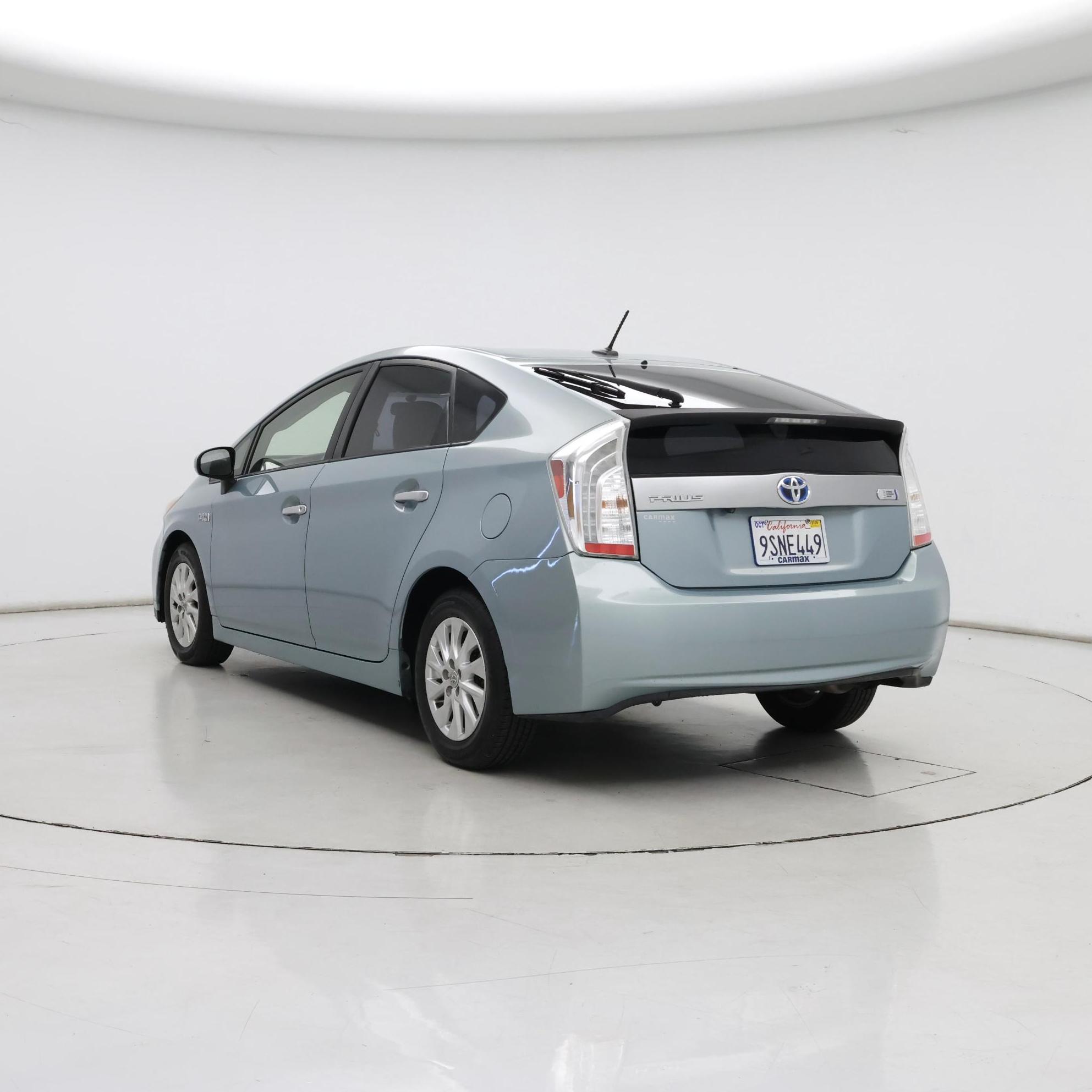 Thumbnail: 2015 Toyota Prius - 2
