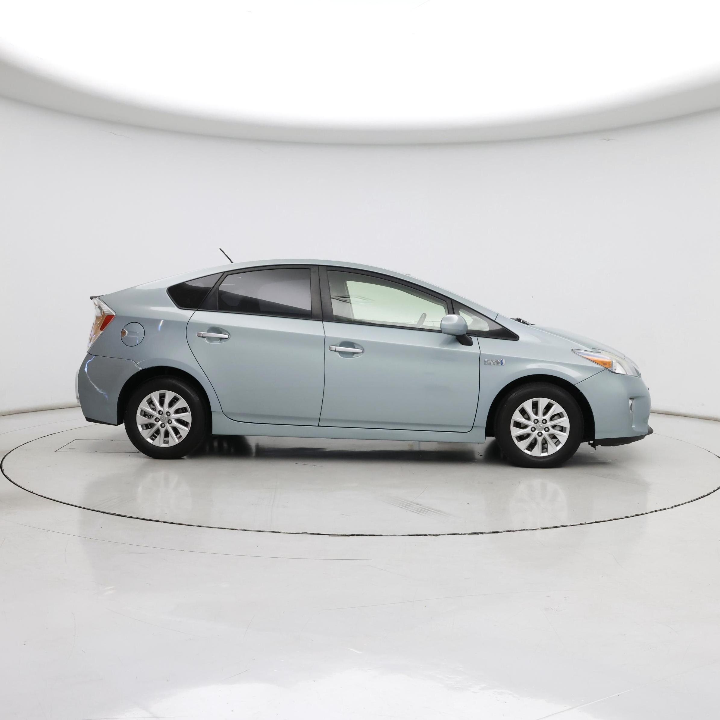 Thumbnail: 2015 Toyota Prius - 7
