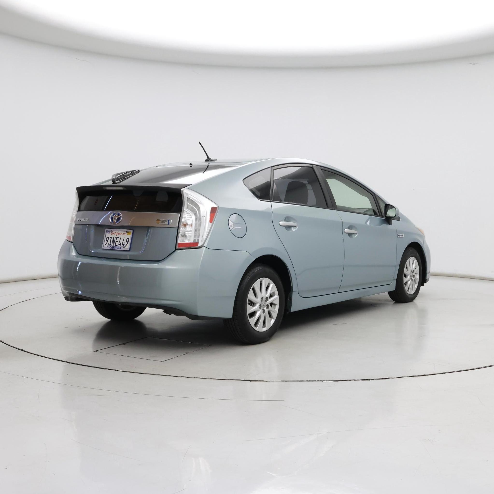 Thumbnail: 2015 Toyota Prius - 8