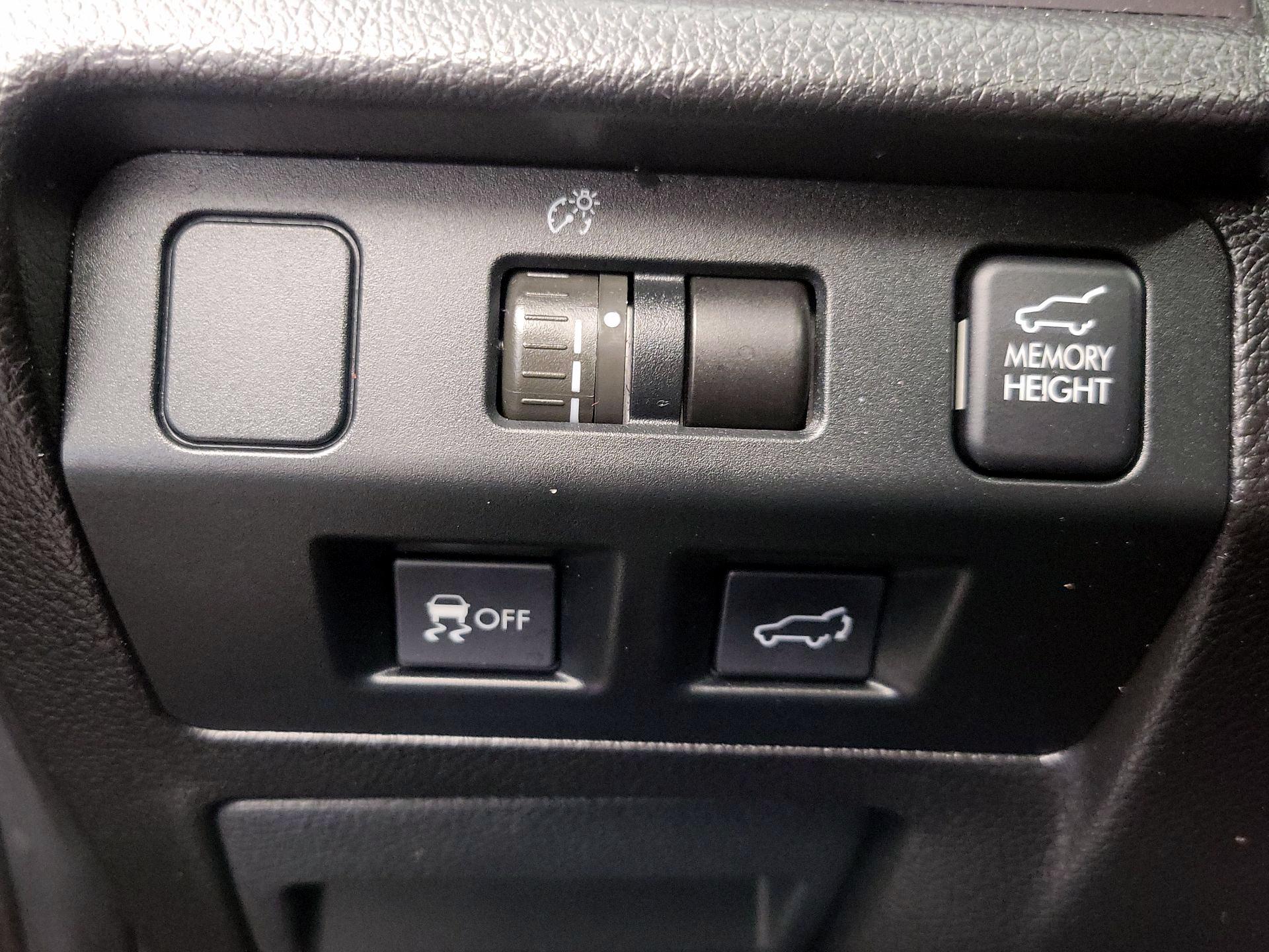 Thumbnail: 2015 Subaru Forester - 13