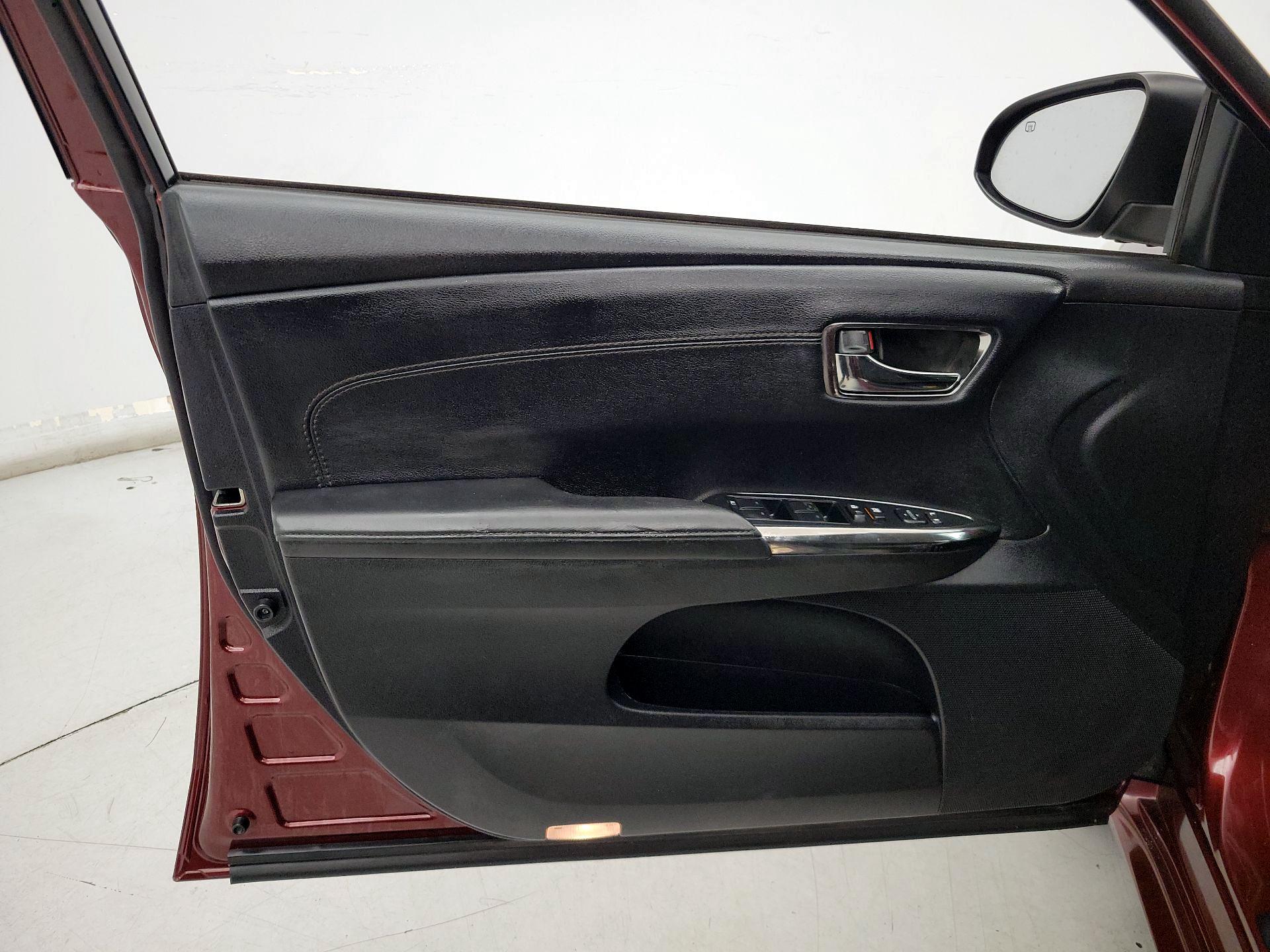 Thumbnail: 2015 Toyota Avalon - 12