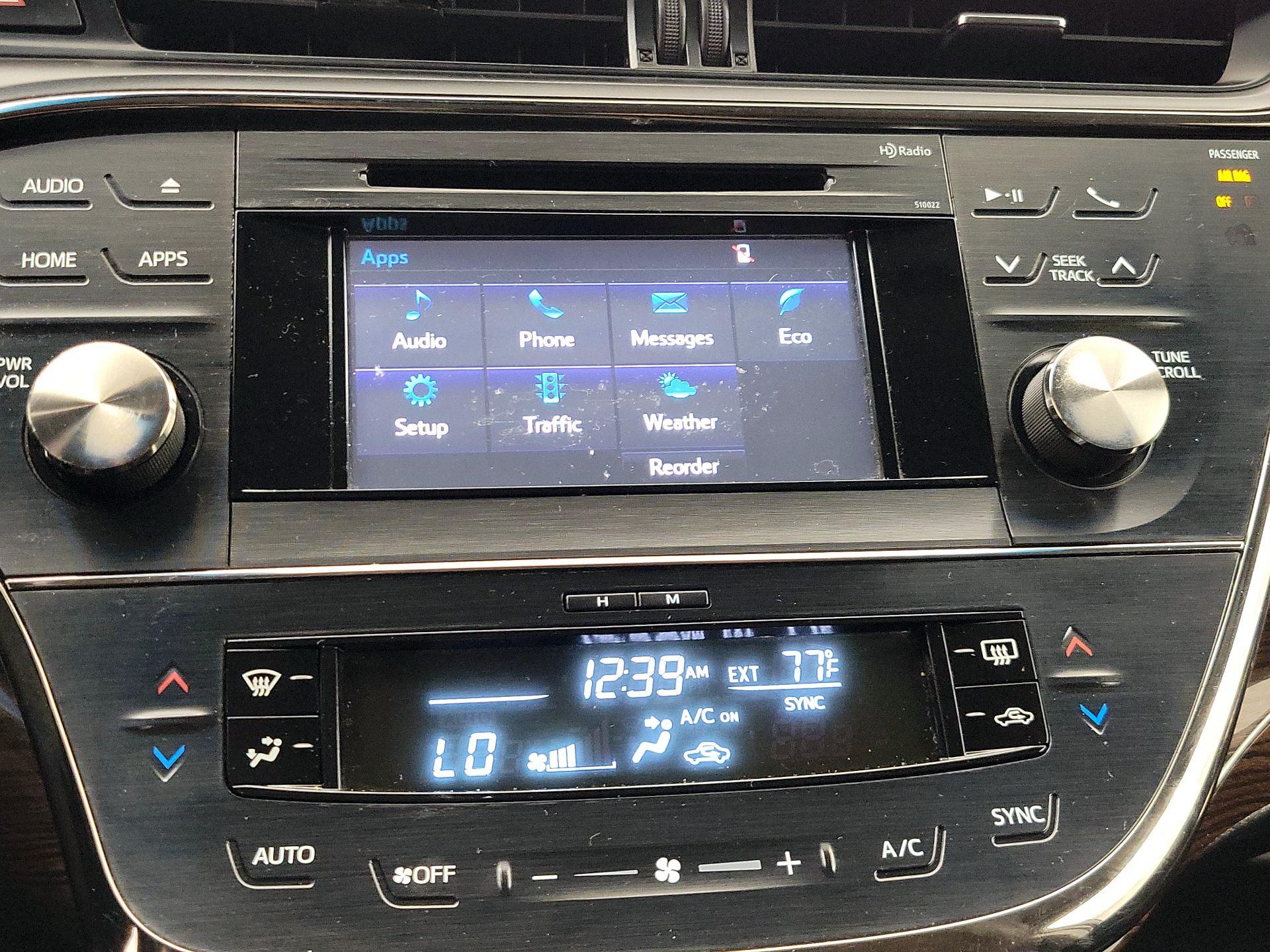 Thumbnail: 2015 Toyota Avalon - 16