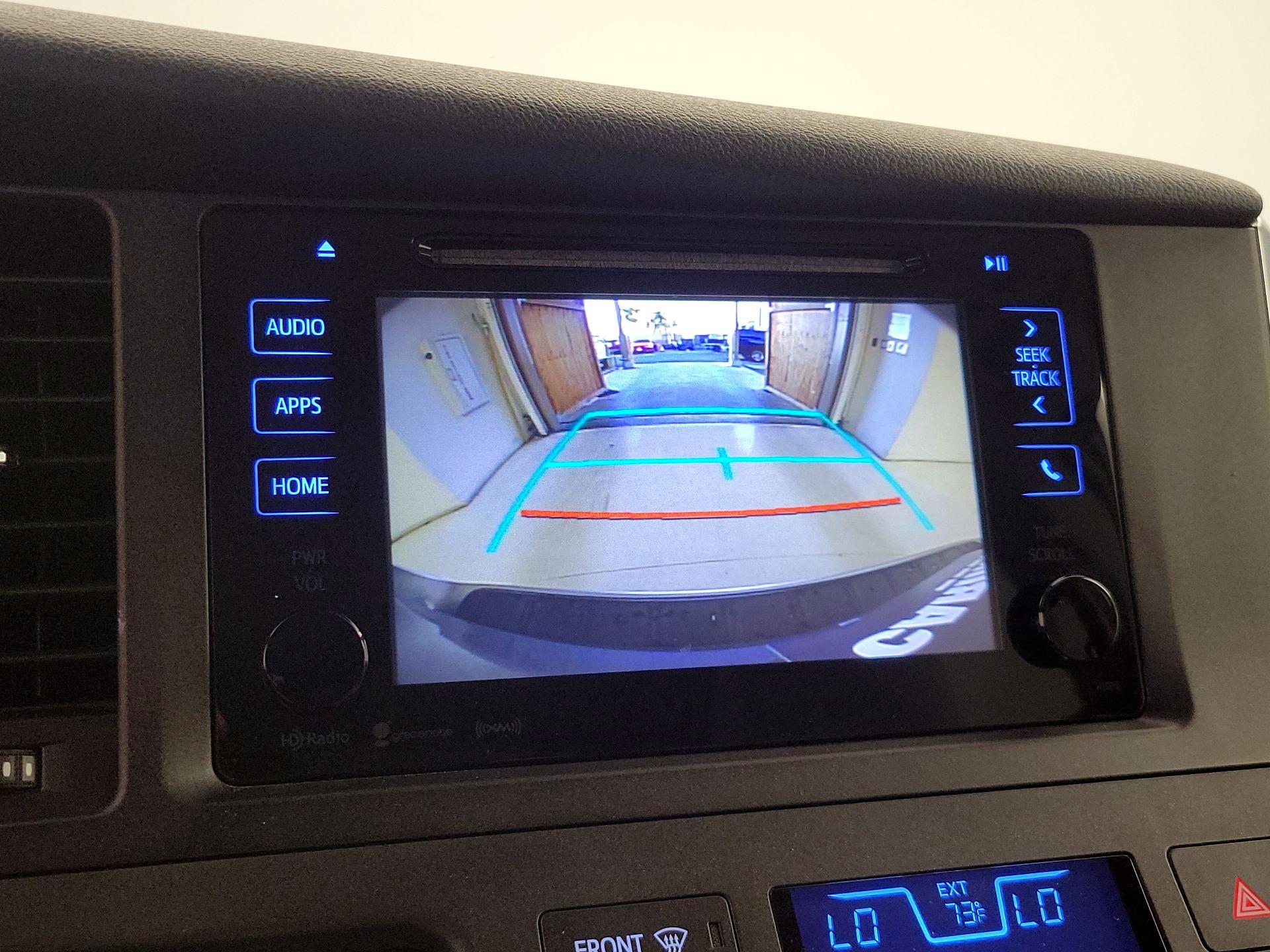 Thumbnail: 2017 Toyota Sienna - 14