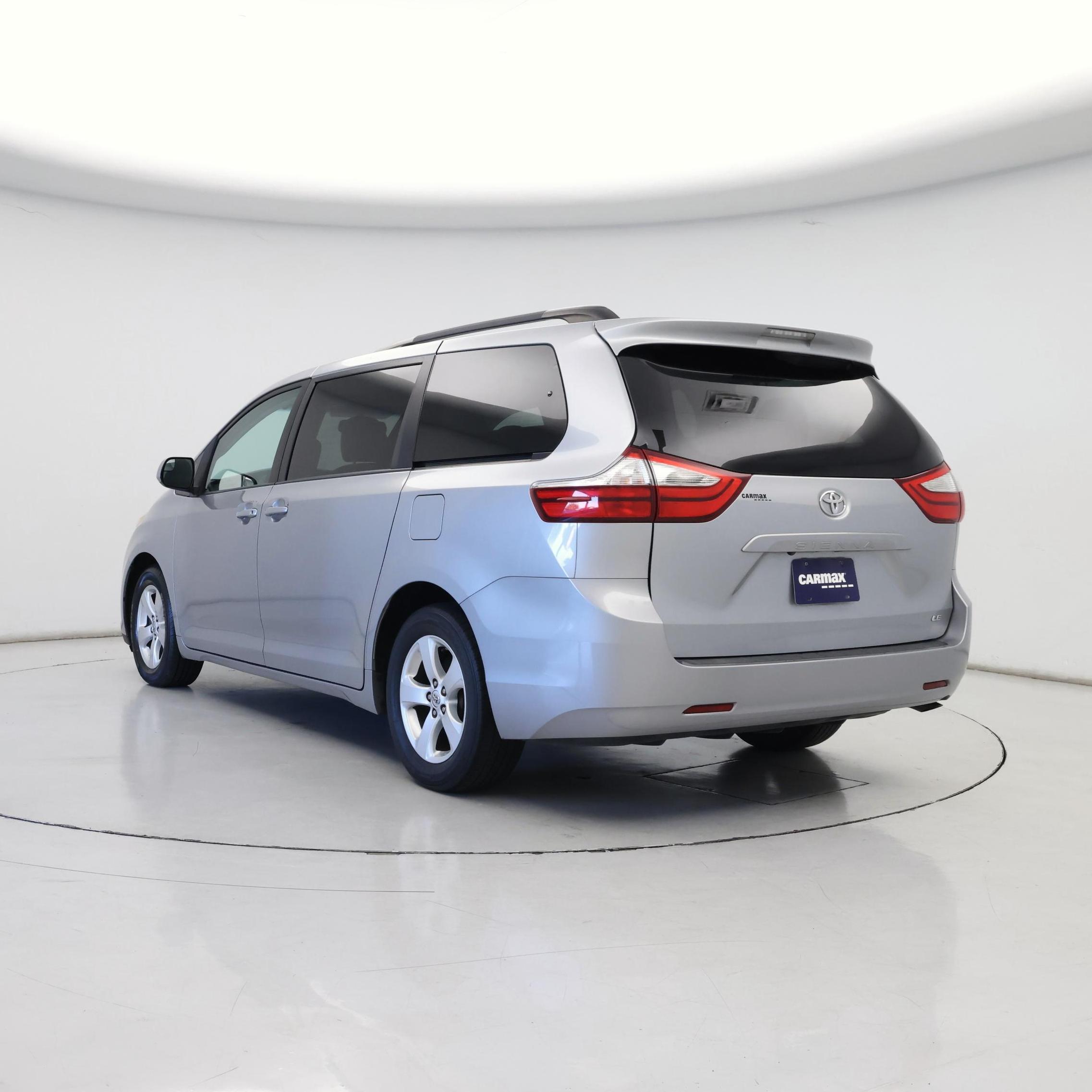 Thumbnail: 2017 Toyota Sienna - 2