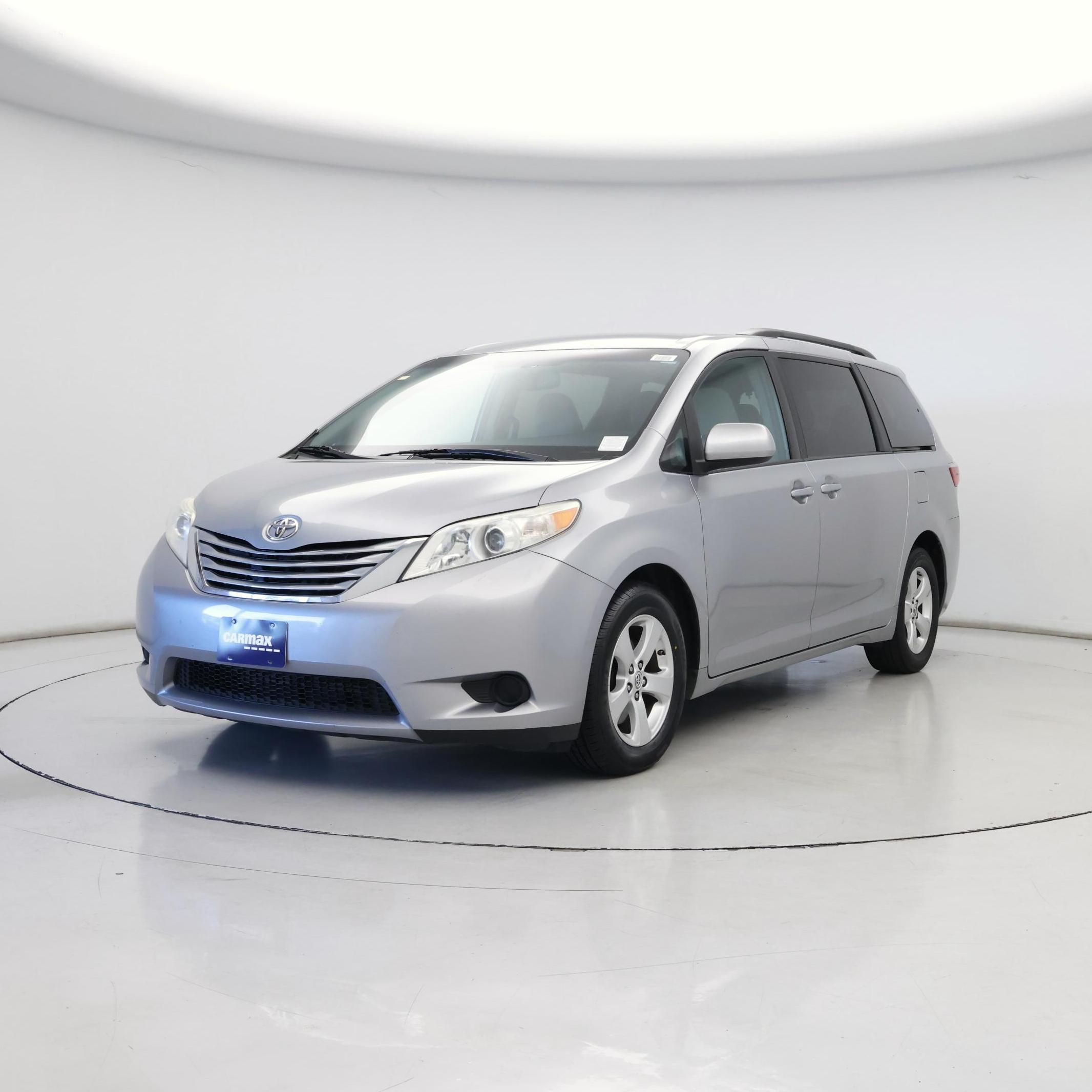 Thumbnail: 2017 Toyota Sienna - 4