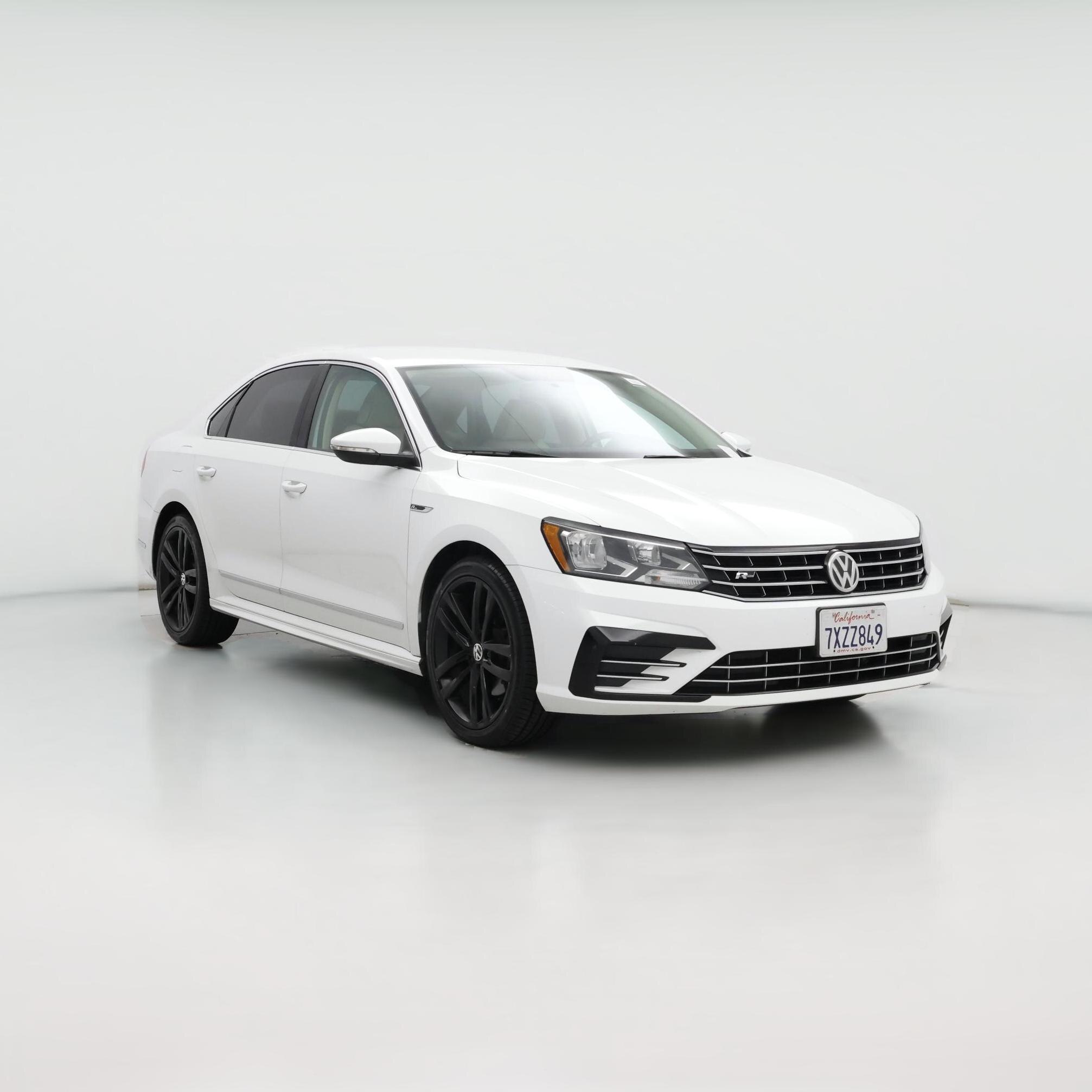 Thumbnail: 2017 Volkswagen Passat - 1