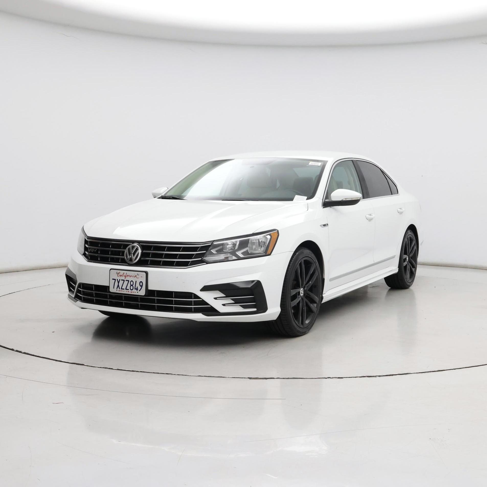 Thumbnail: 2017 Volkswagen Passat - 4