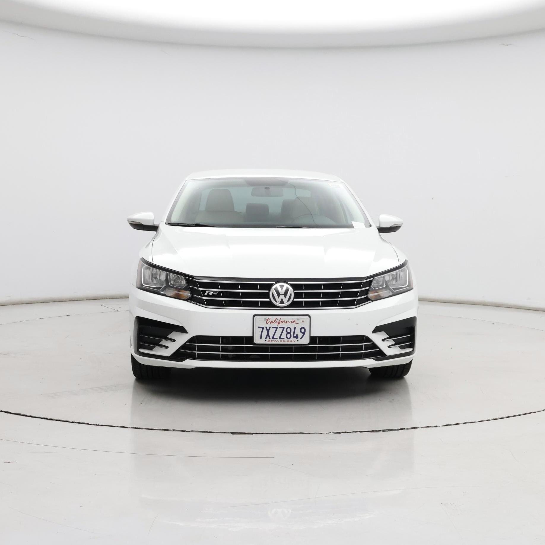 Thumbnail: 2017 Volkswagen Passat - 5