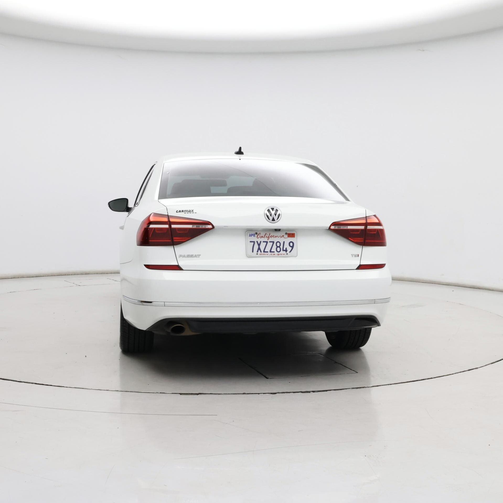 Thumbnail: 2017 Volkswagen Passat - 6