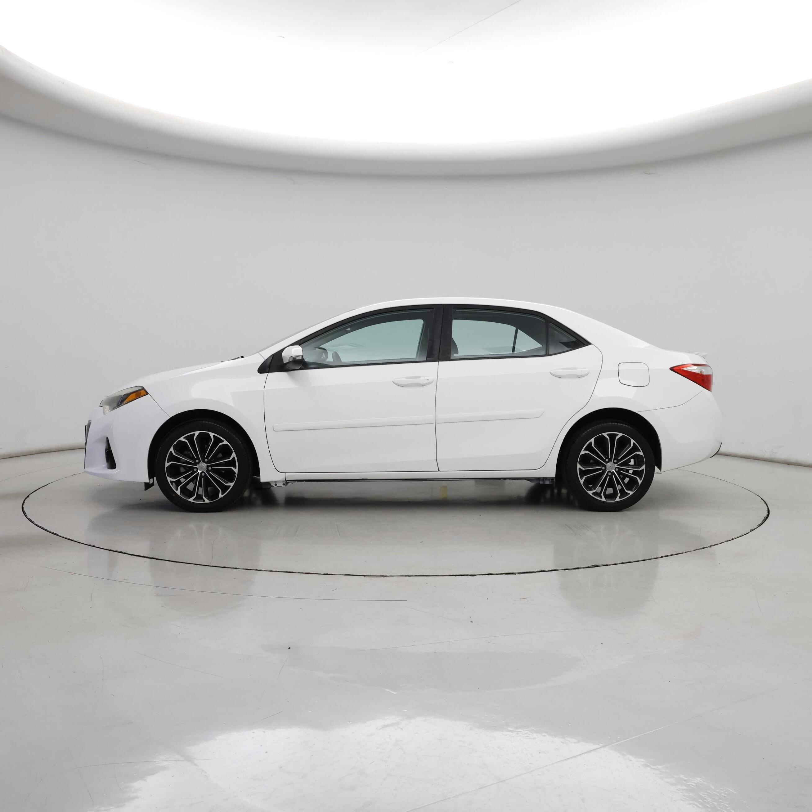 Thumbnail: 2016 Toyota Corolla - 3