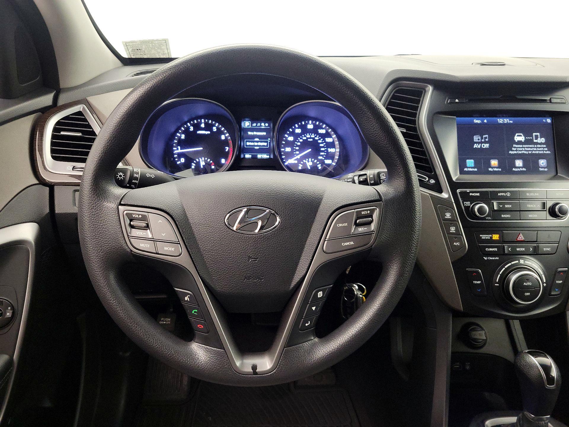 Thumbnail: 2017 Hyundai Santa Fe - 10