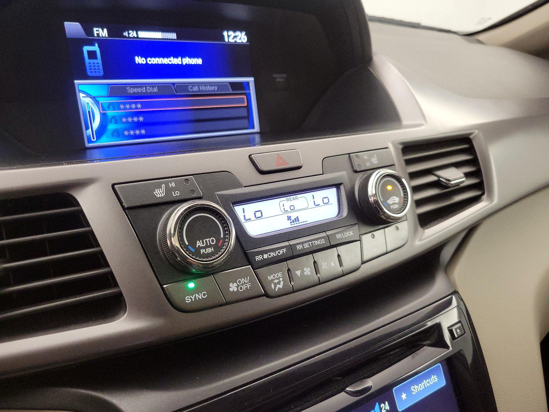 Thumbnail: 2015 Honda Odyssey - 16