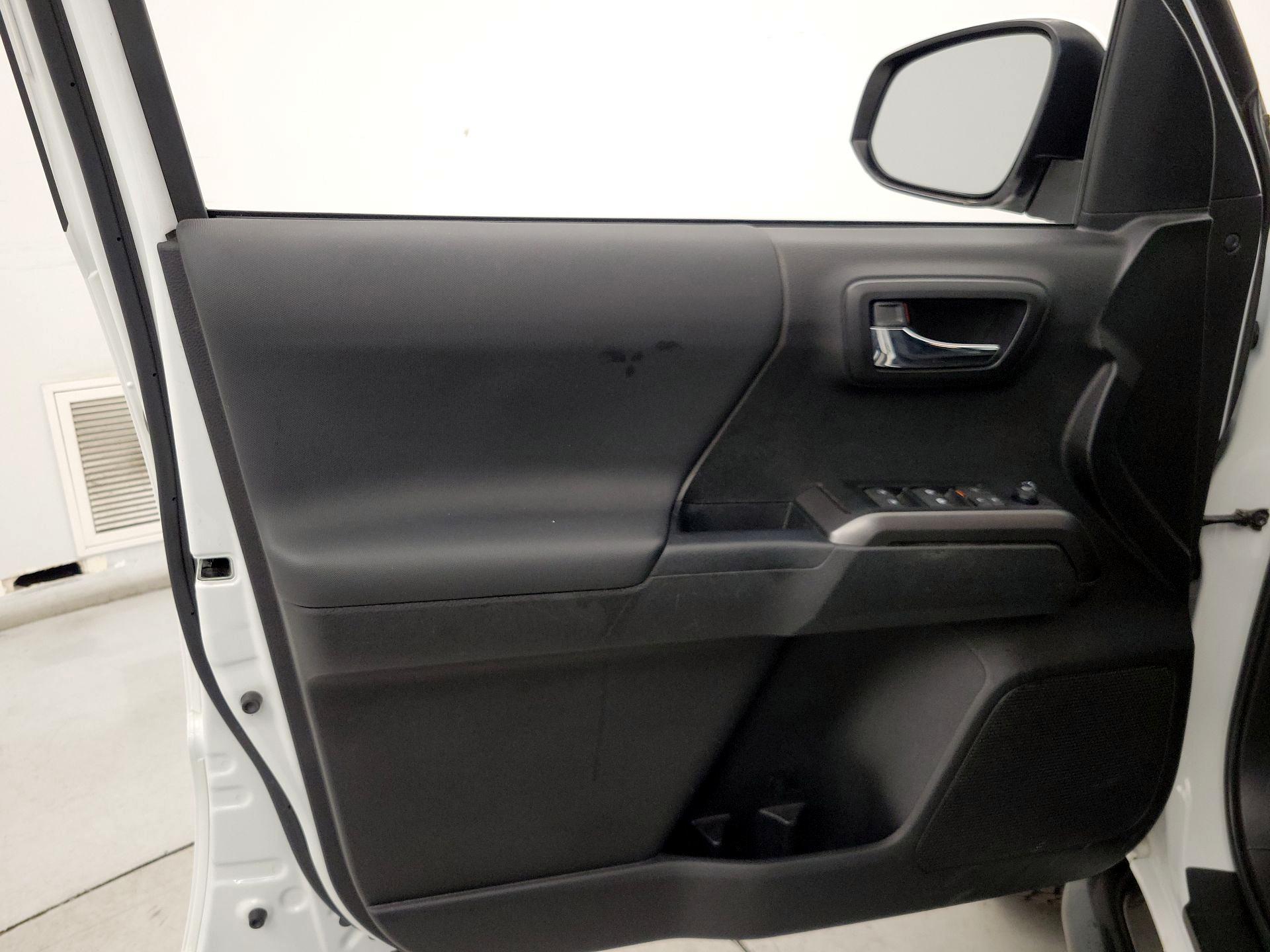 Thumbnail: 2022 Toyota Tacoma - 12