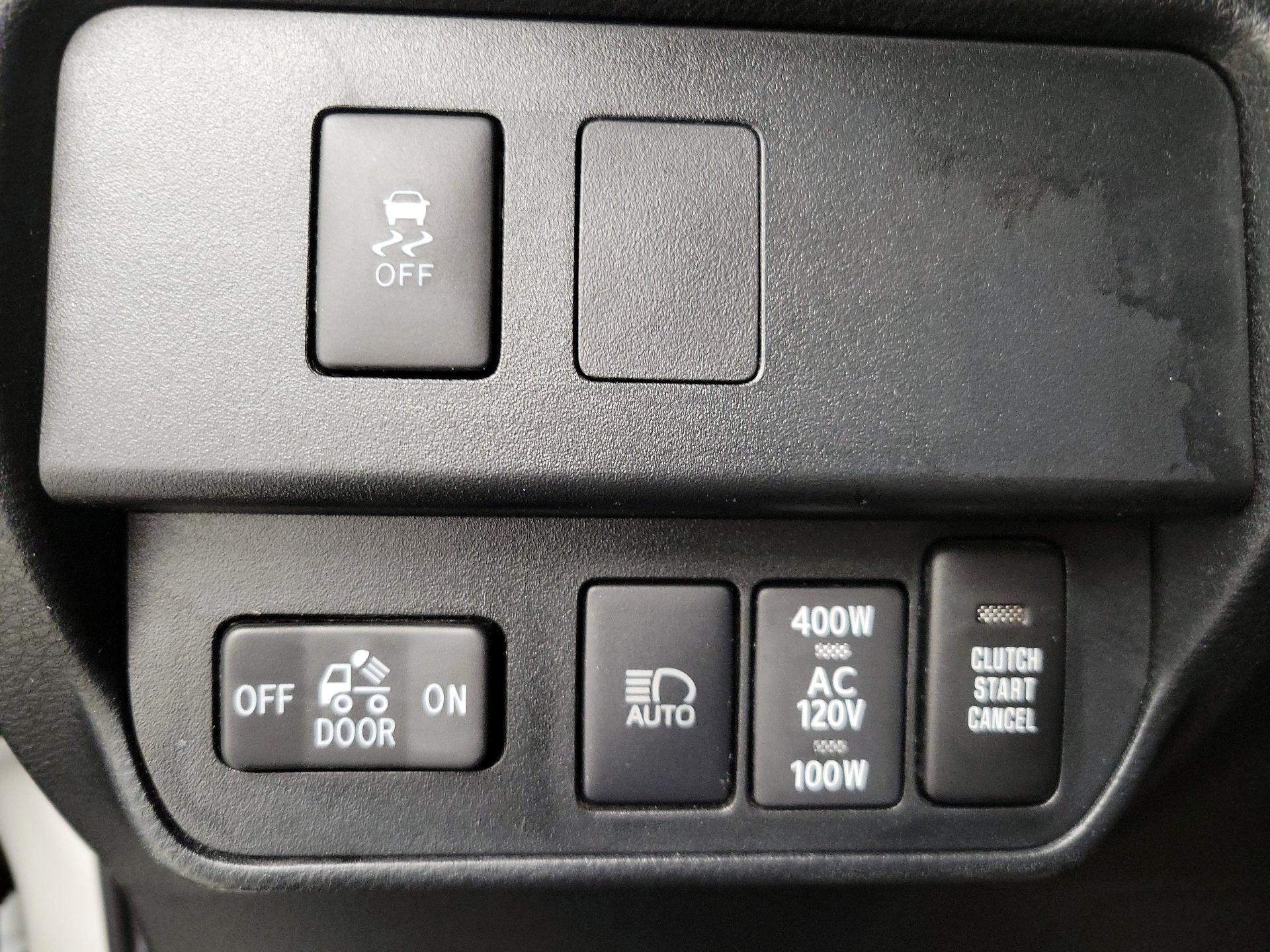 Thumbnail: 2022 Toyota Tacoma - 13