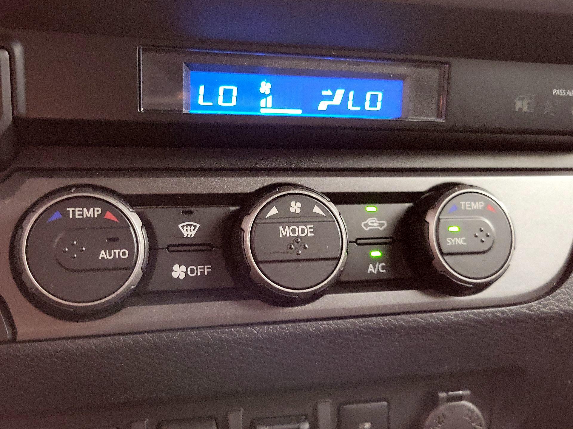 Thumbnail: 2022 Toyota Tacoma - 16